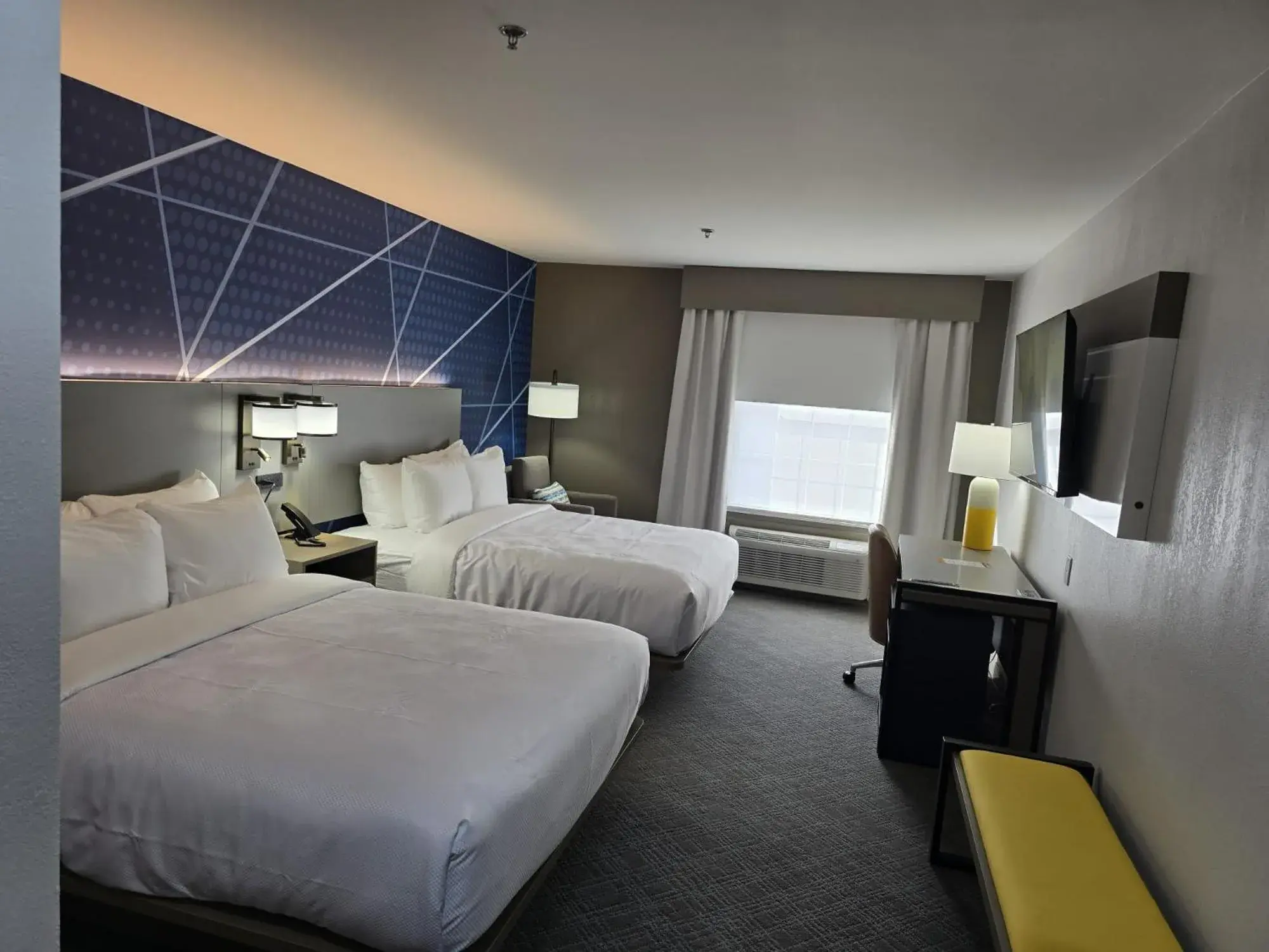 Bed in Comfort Inn & Suites Bed in Comfort Inn & Suites