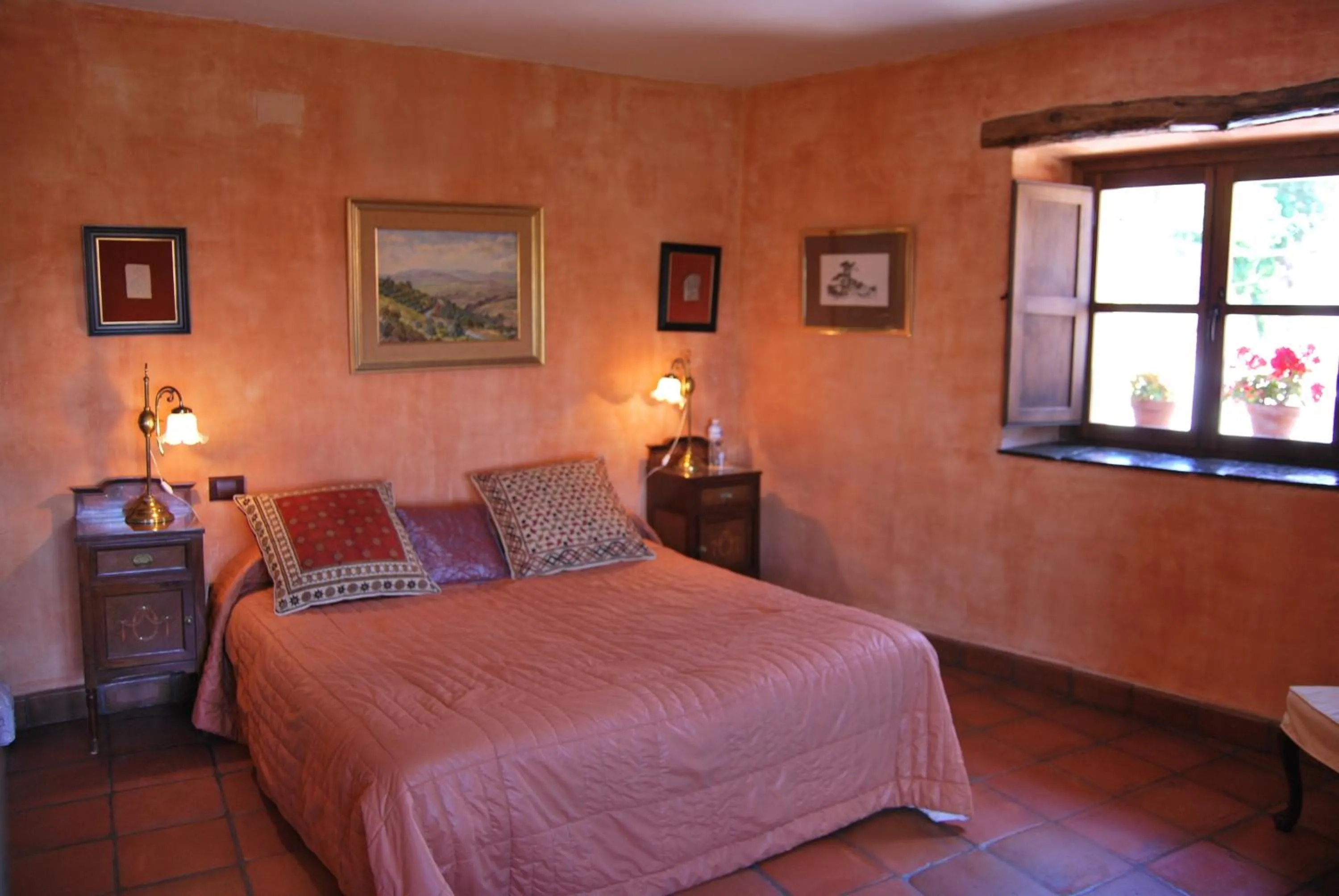 Photo of the whole room, Bed in La Casa de San Gil