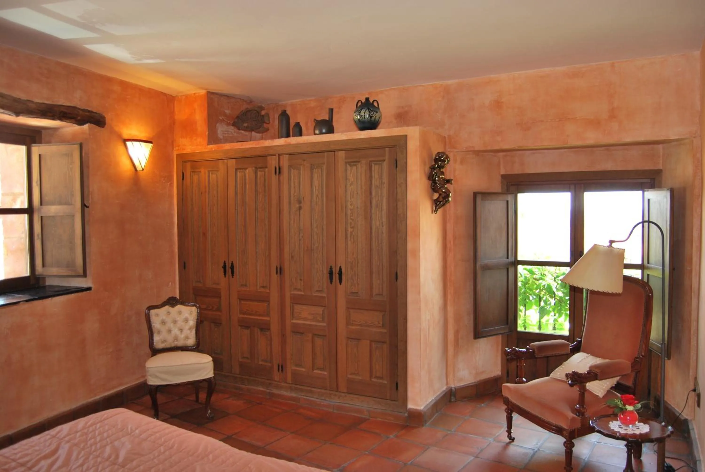 Decorative detail in La Casa de San Gil