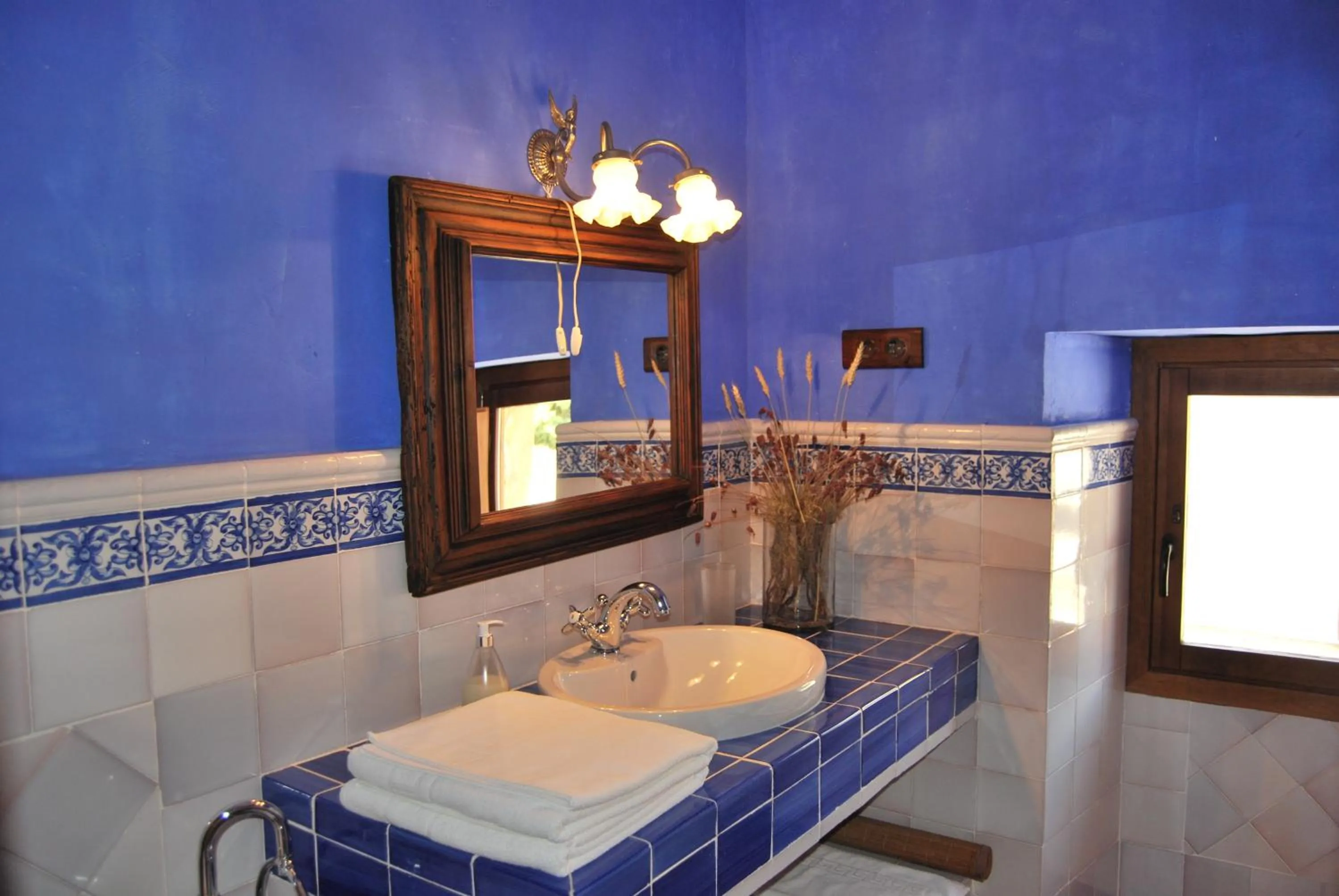 Decorative detail in La Casa de San Gil