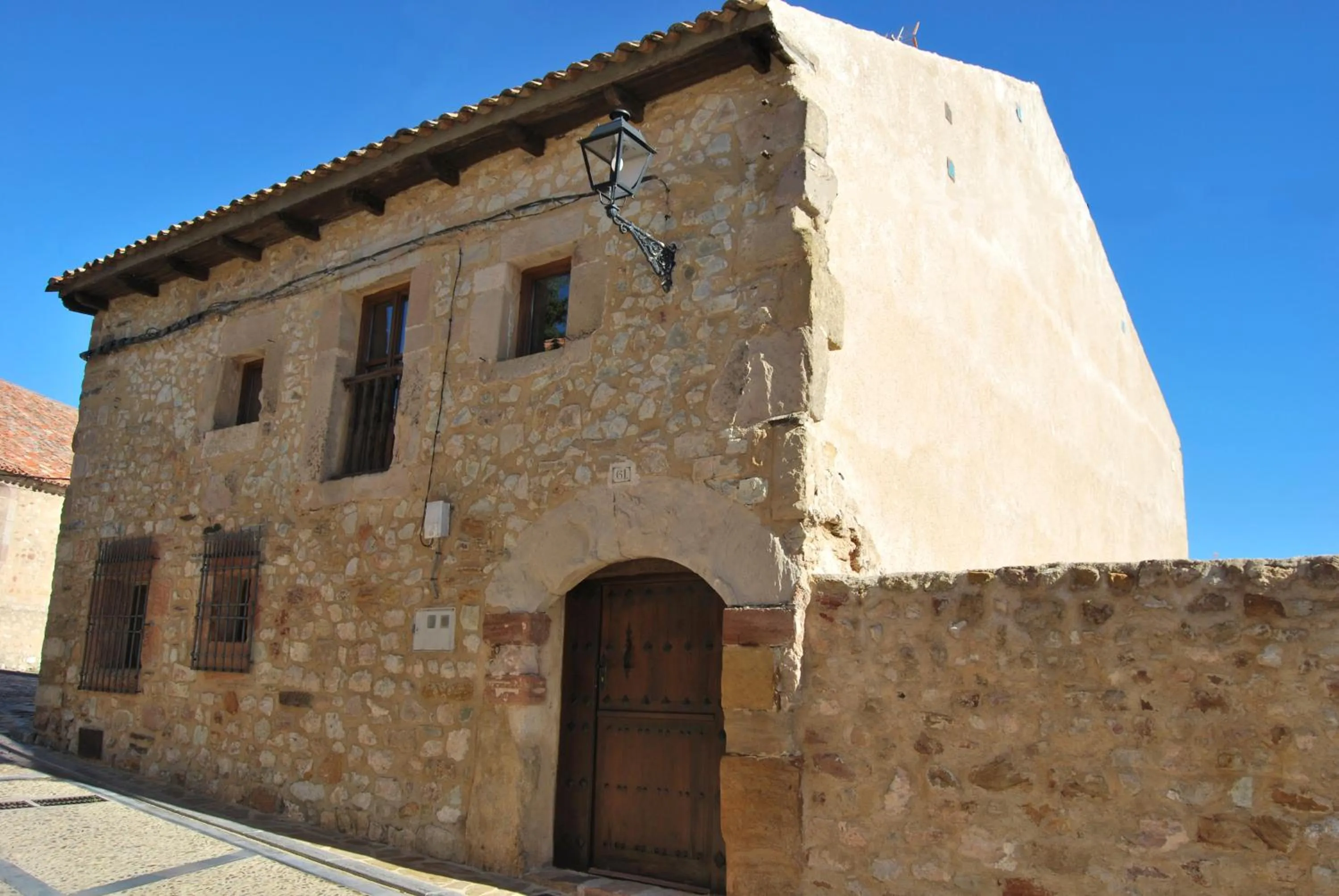 Facade/entrance in La Casa de San Gil
