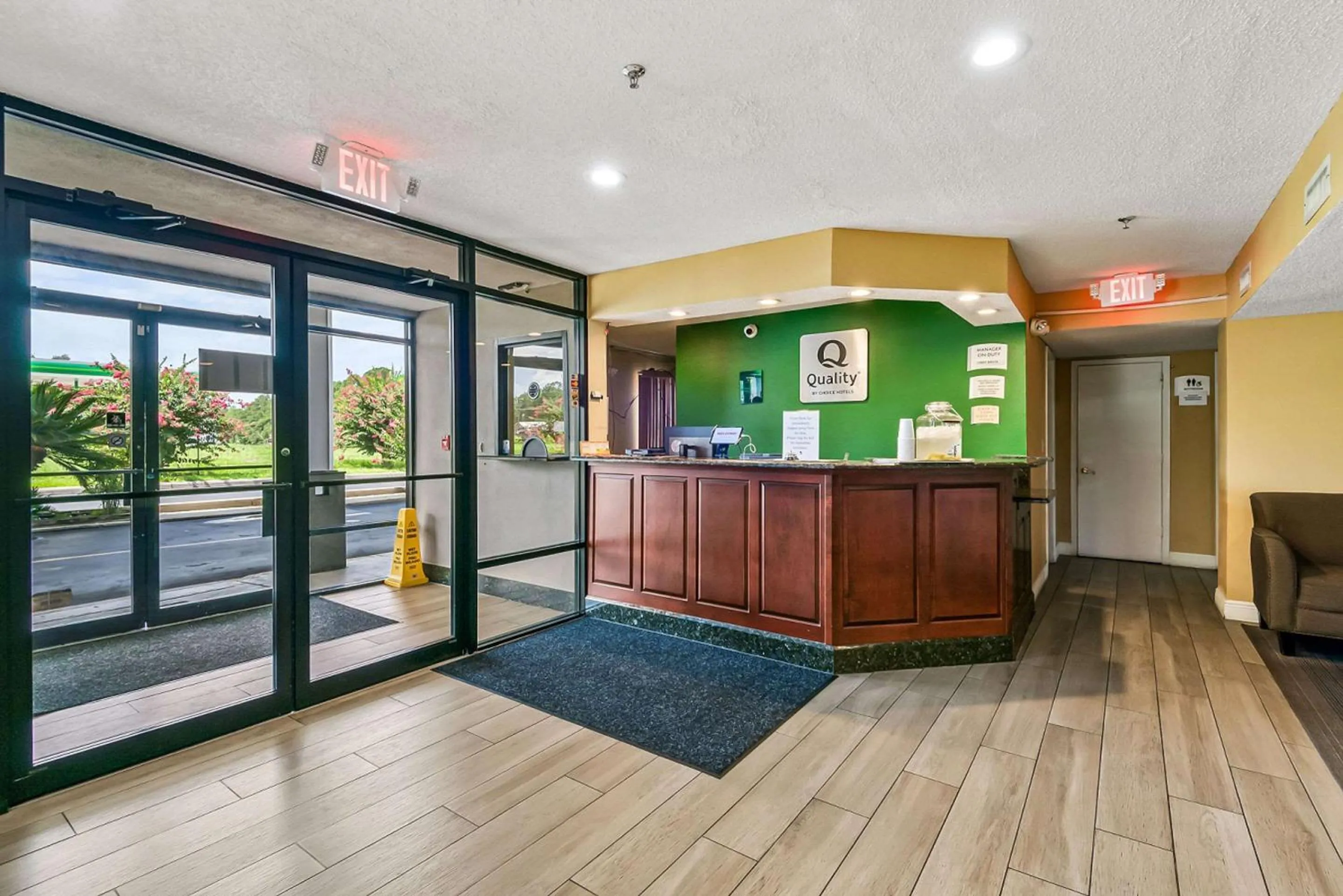 Lobby or reception in Quality Inn Quincy - Tallahassee West