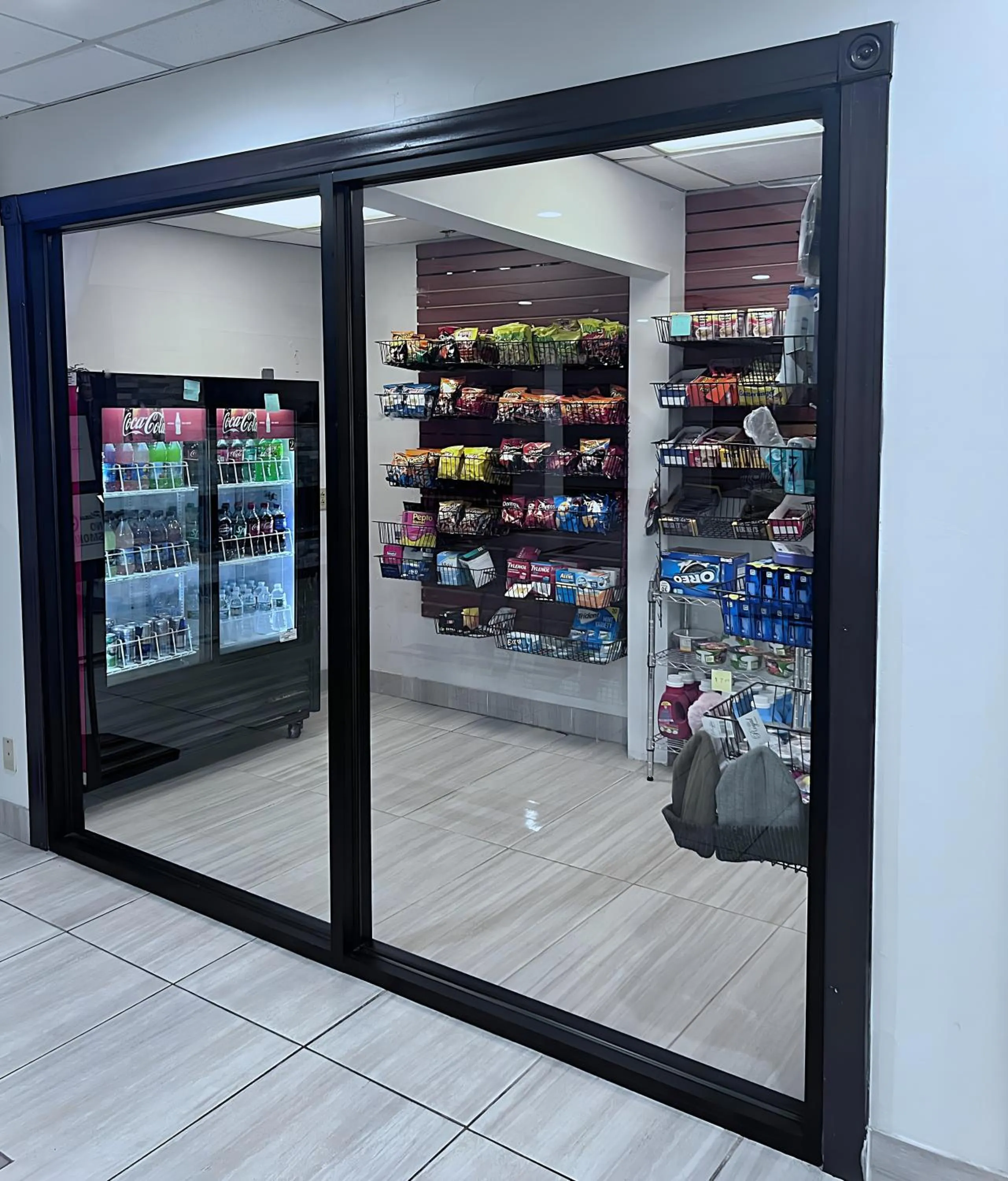 Restaurant/places to eat in Indy Hotel