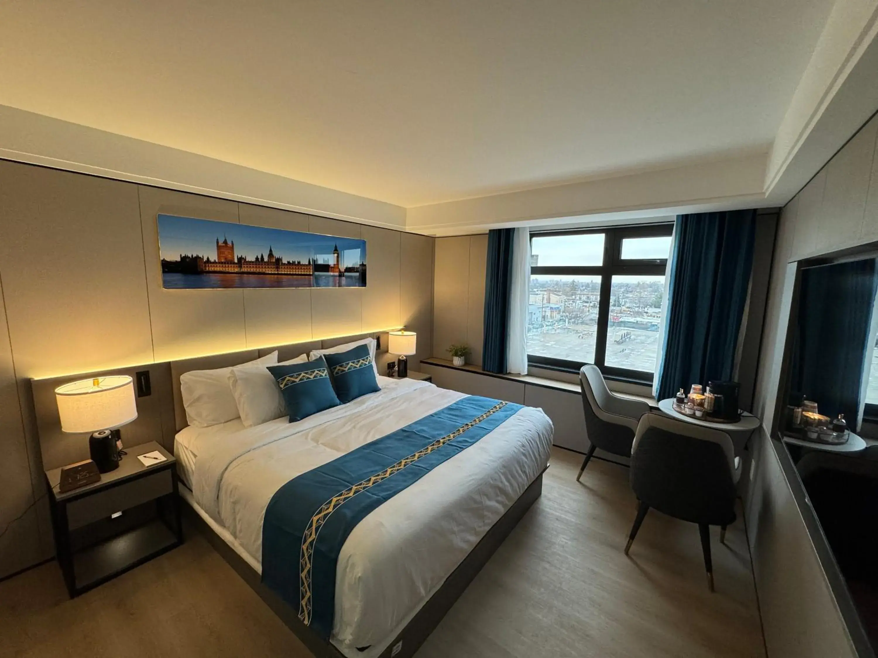 TV and multimedia, Bed in Ly New York Hotel TV and multimedia, Bed in Ly New York Hotel