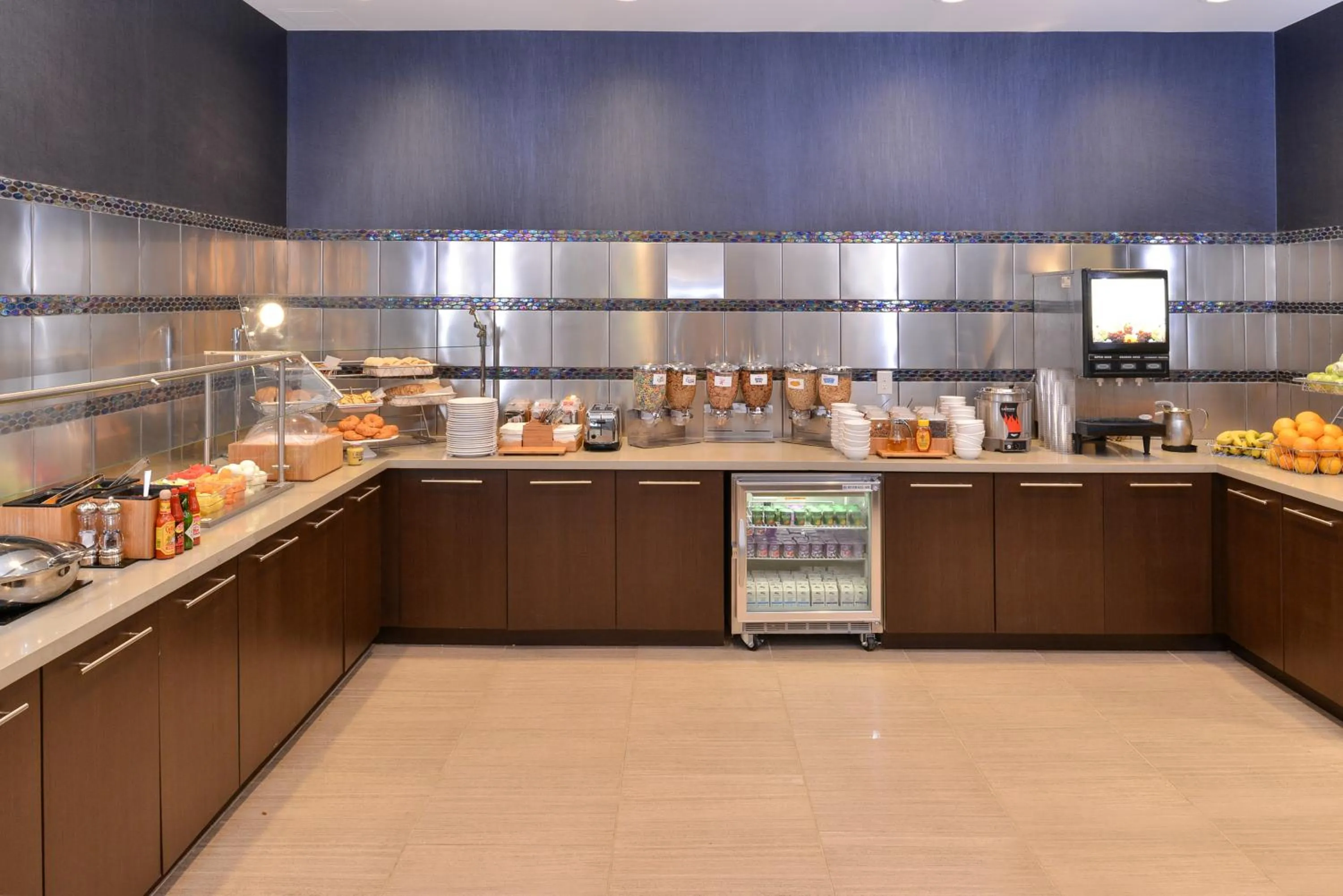 Breakfast in SpringHill Suites by Marriott Raleigh Cary