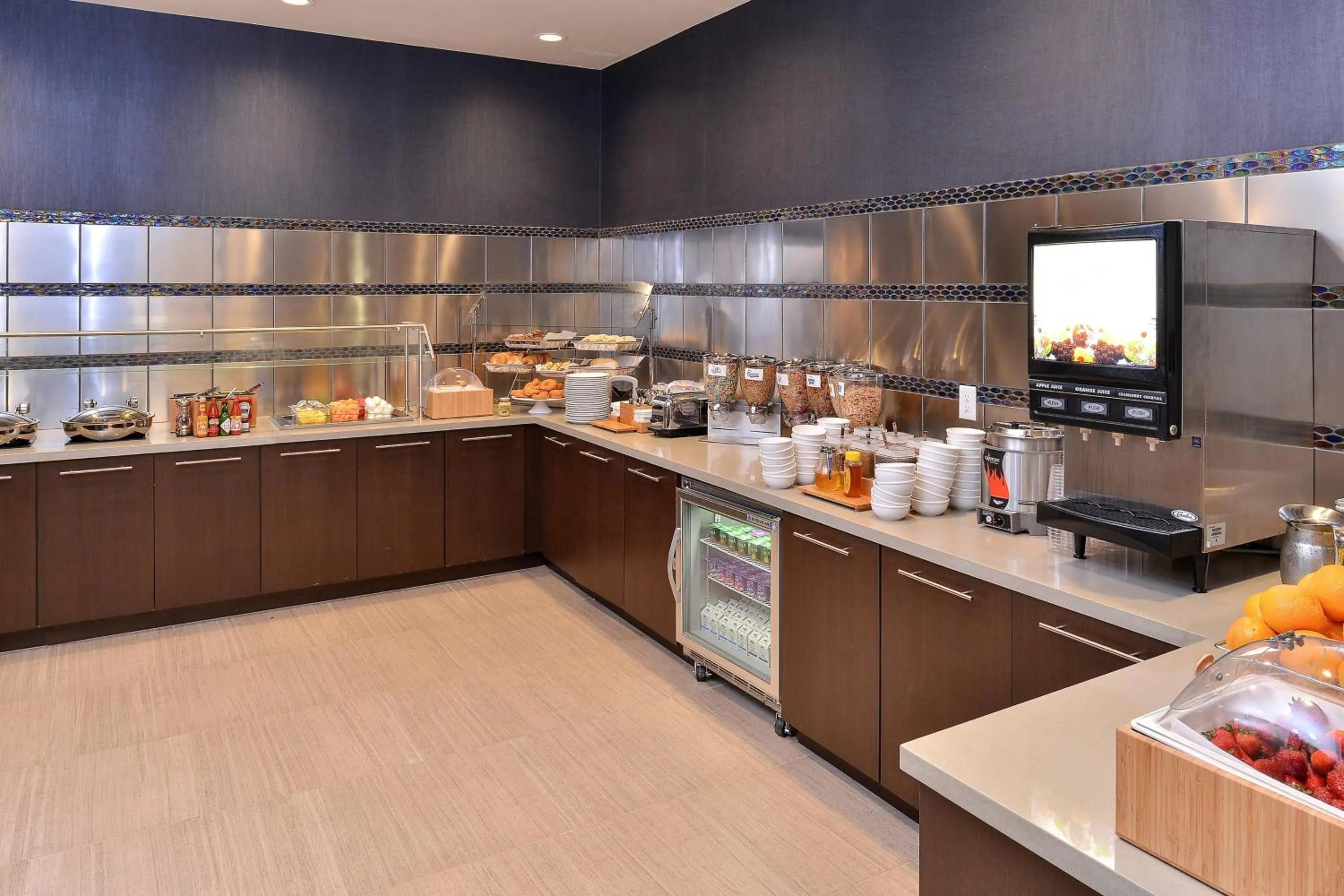 Breakfast in SpringHill Suites by Marriott Raleigh Cary