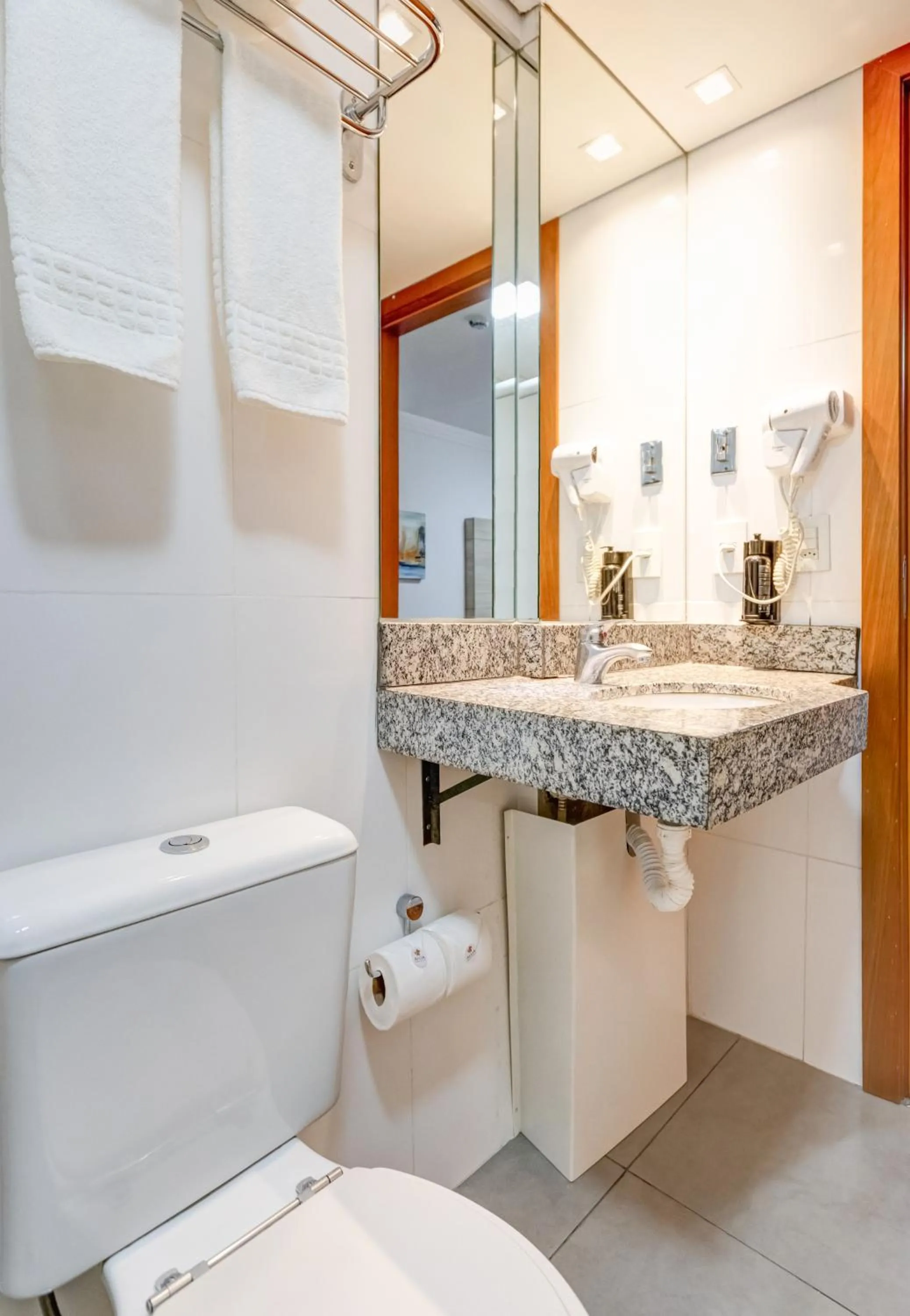 Bathroom in Allia Gran Pampulha Suites