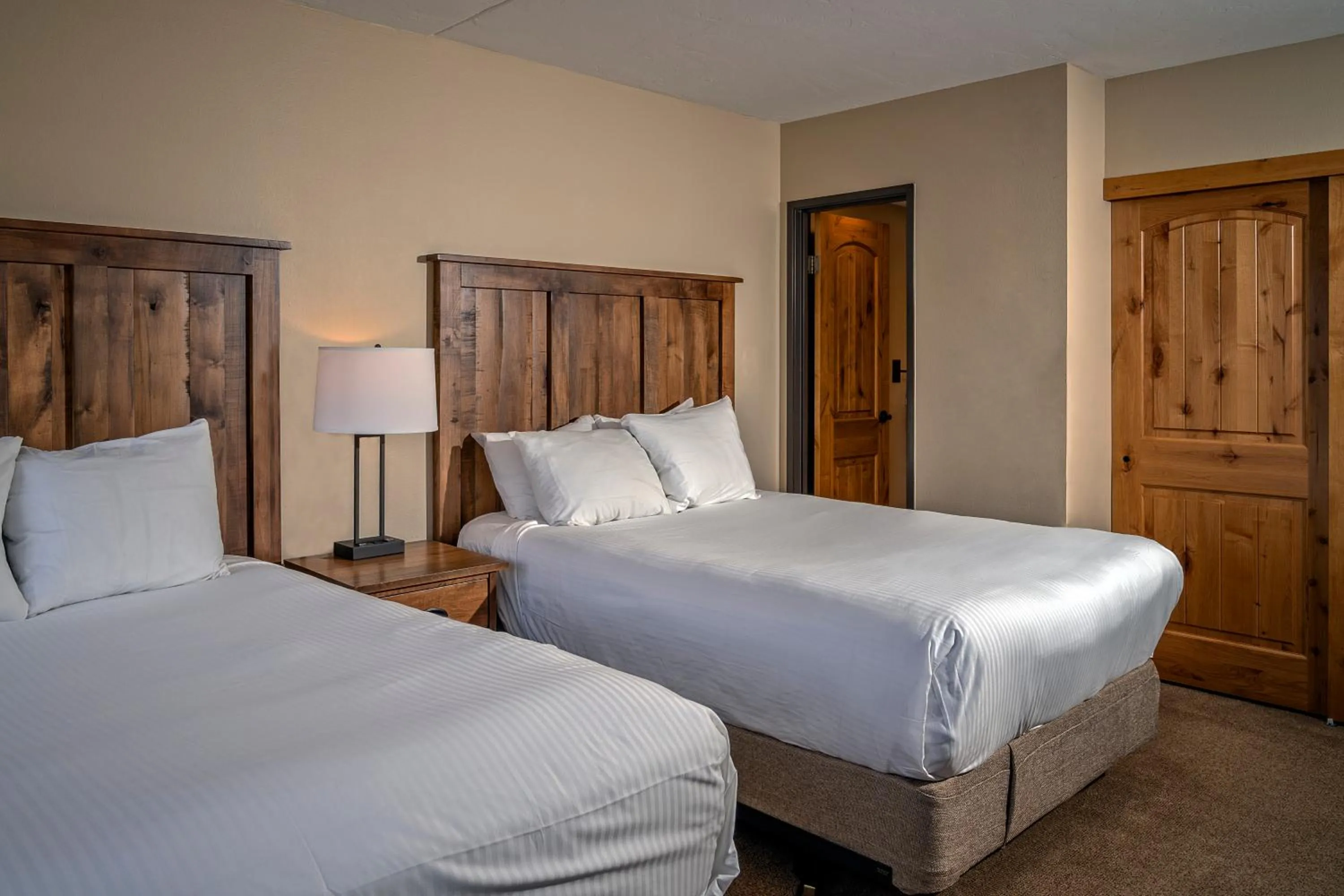 Bedroom, Bed in Beaver Run Resort