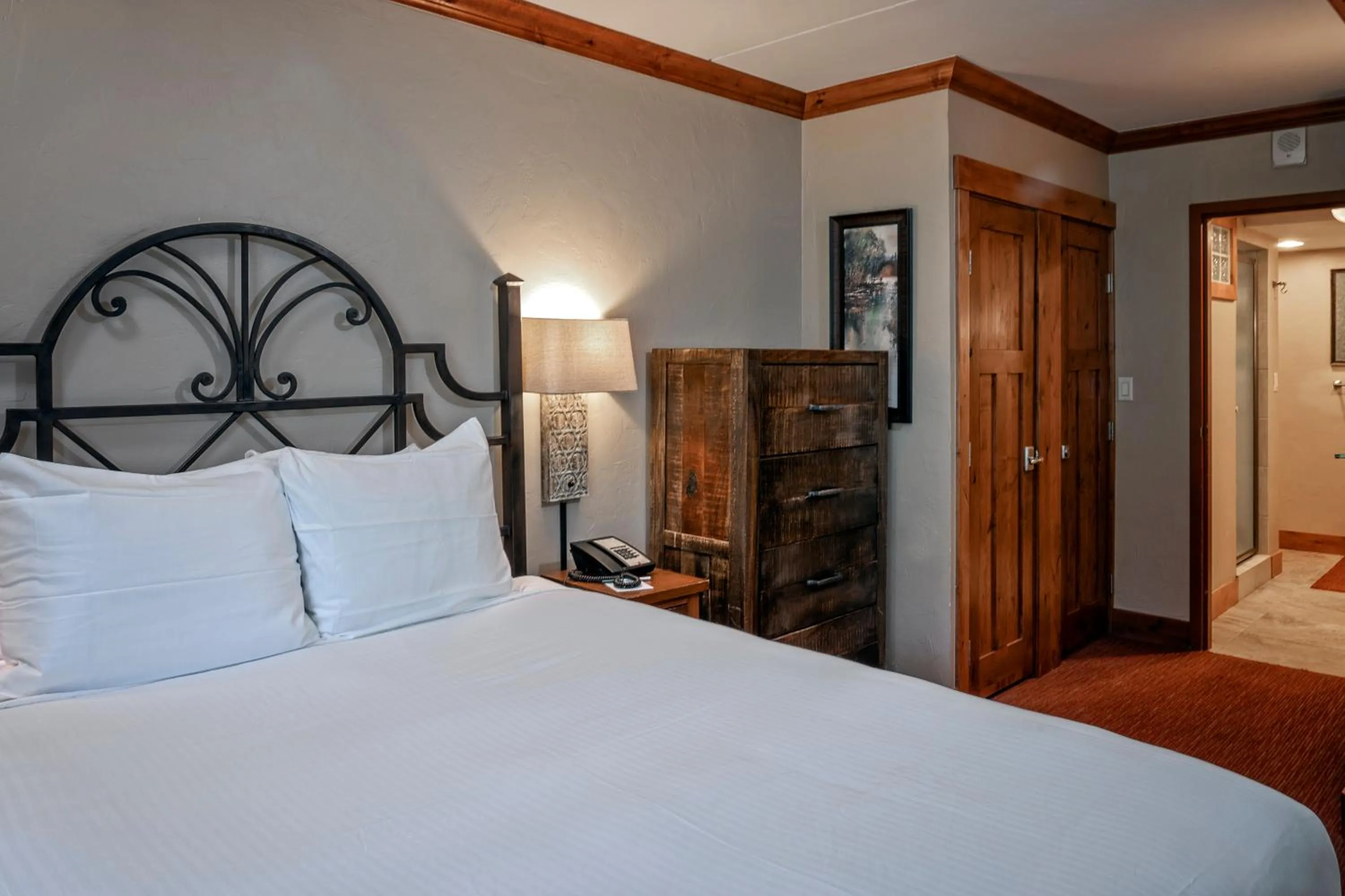 Bedroom, Bed in Beaver Run Resort