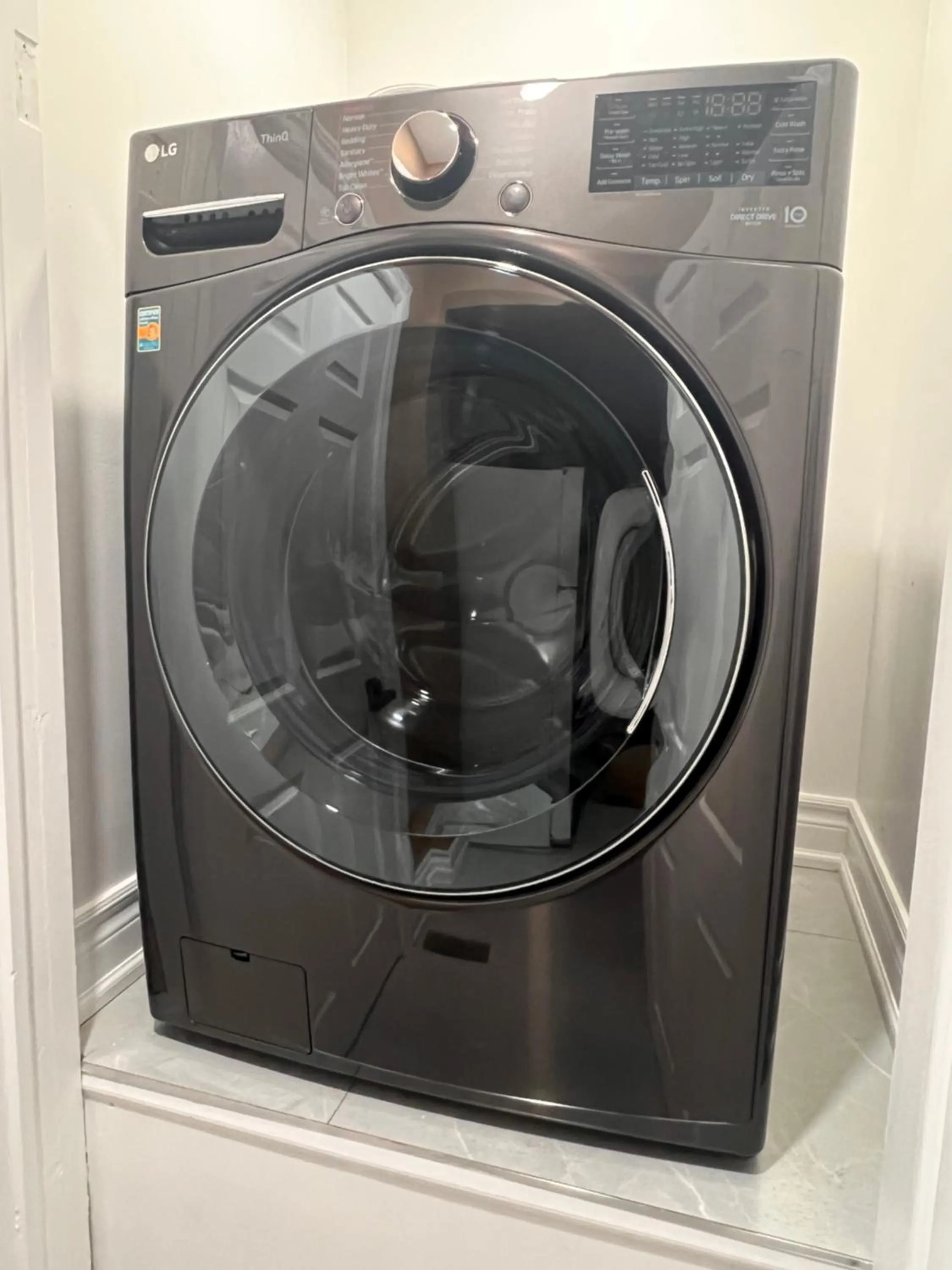 washing machine in Upgraded Rooms with Bath 7-min to Subway Near Downsview Rogers Stadium