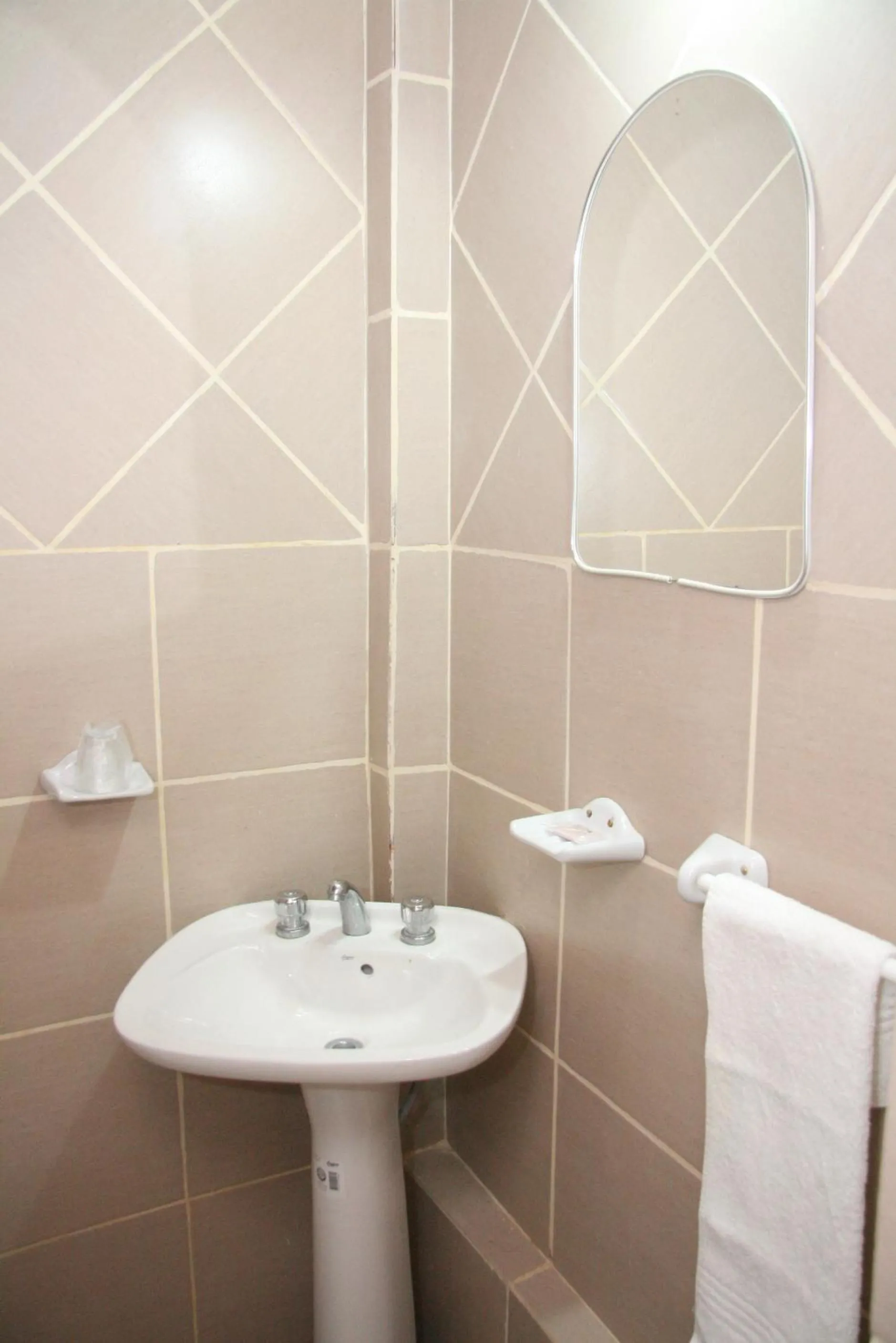 Bathroom in Hotel Yaro