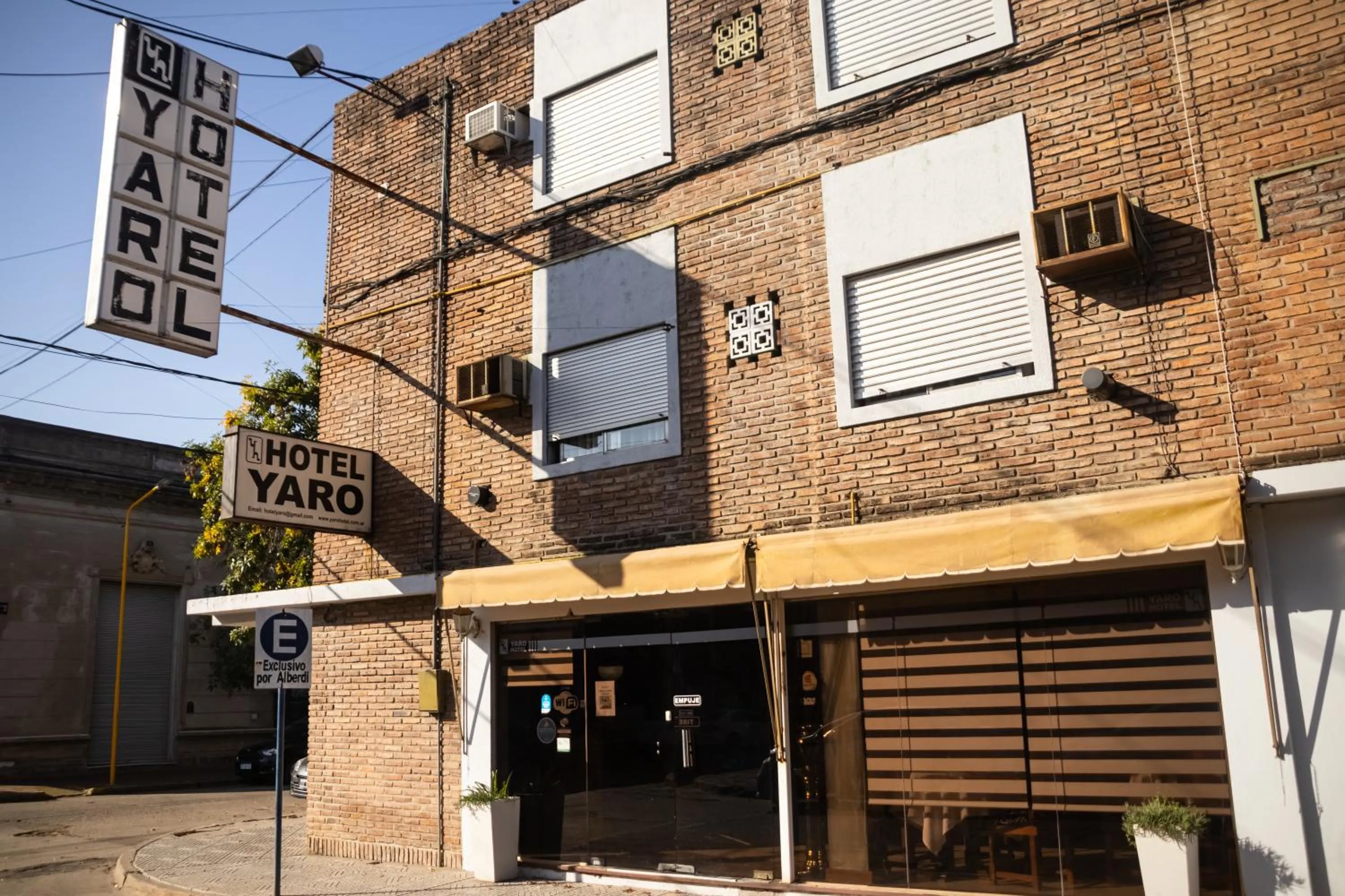 Property building in Hotel Yaro