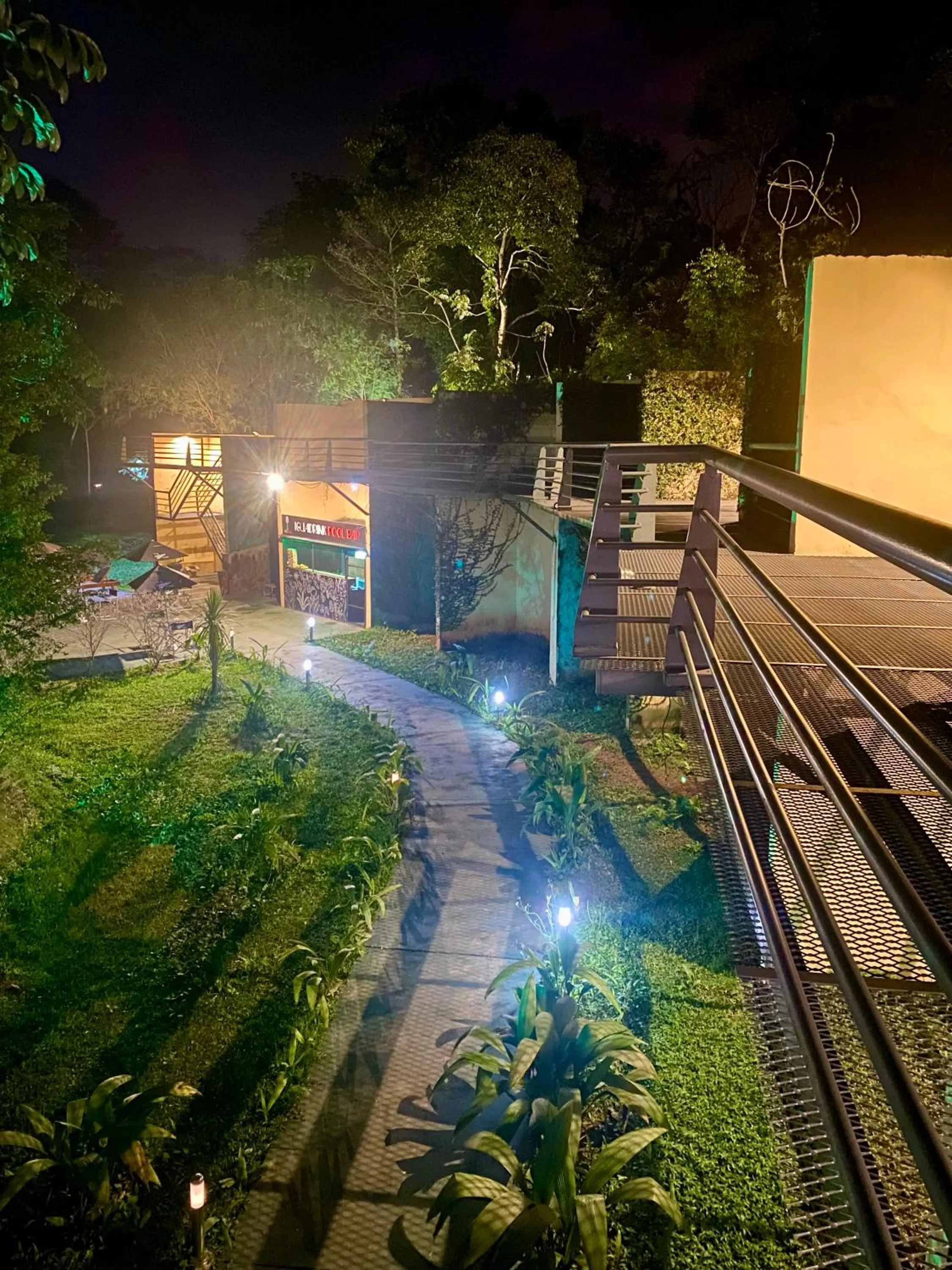 Rainforest Hotel & Cabañas