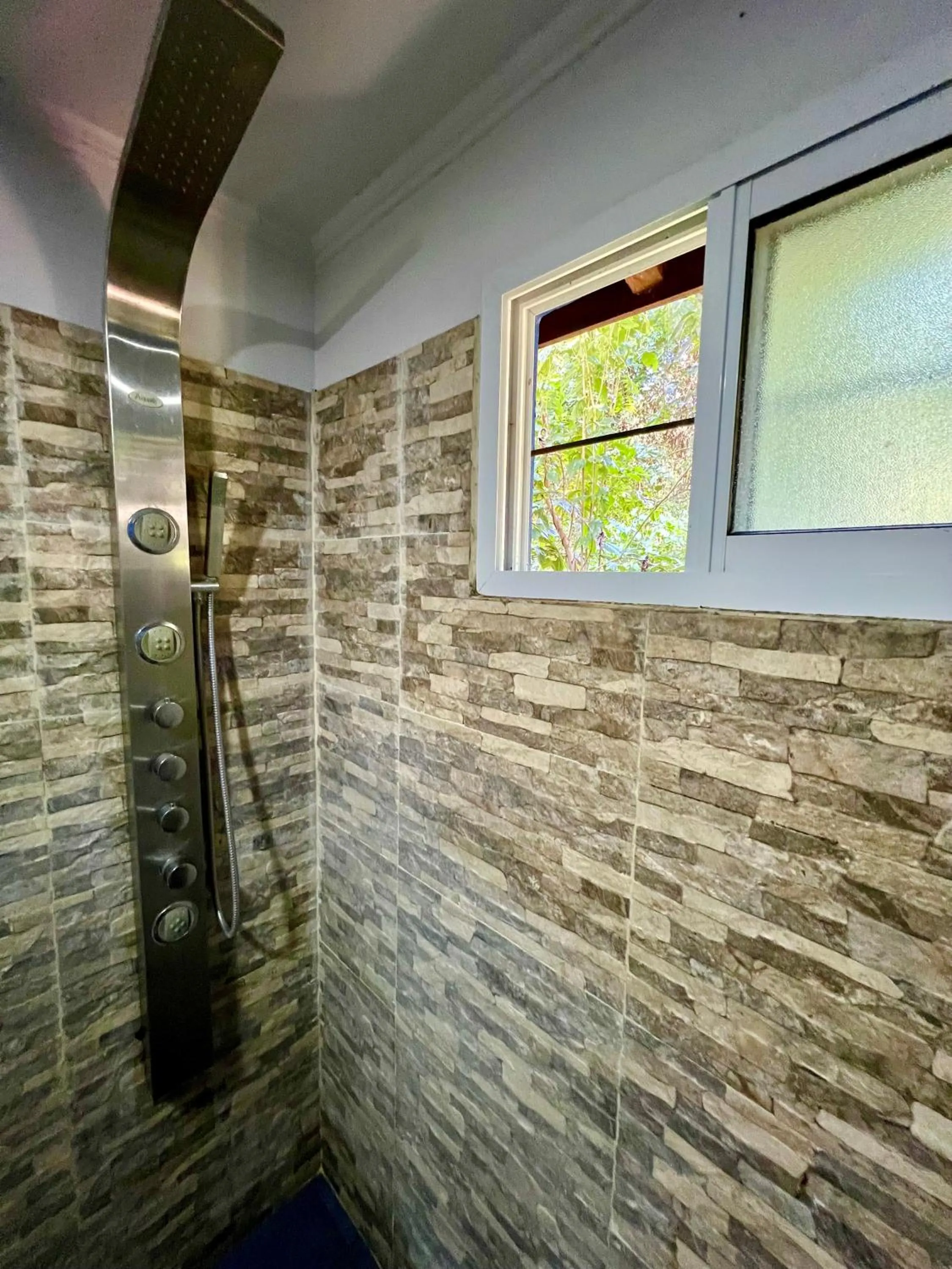 Rainforest Hotel & Cabañas