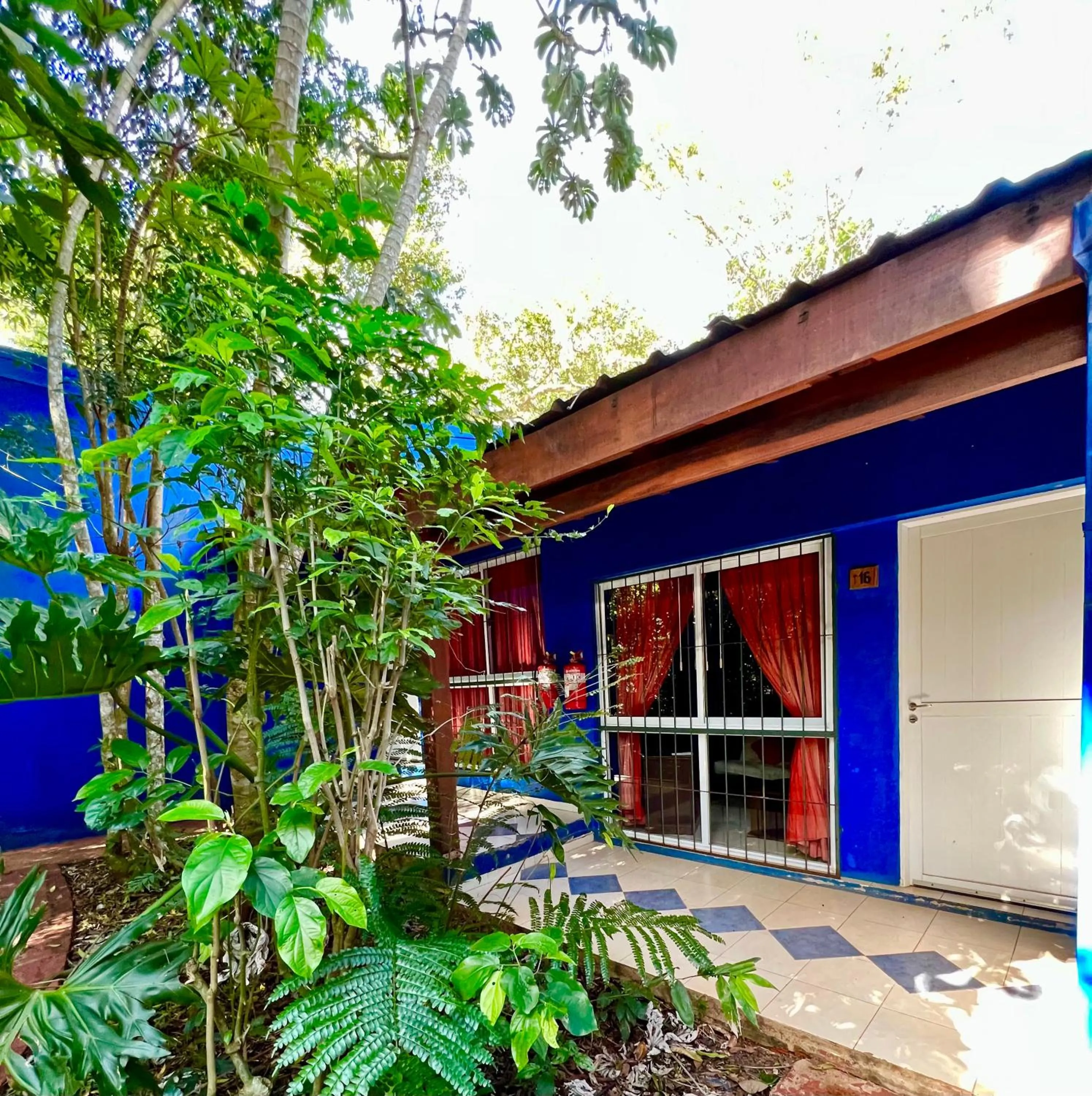 Rainforest Hotel & Cabañas