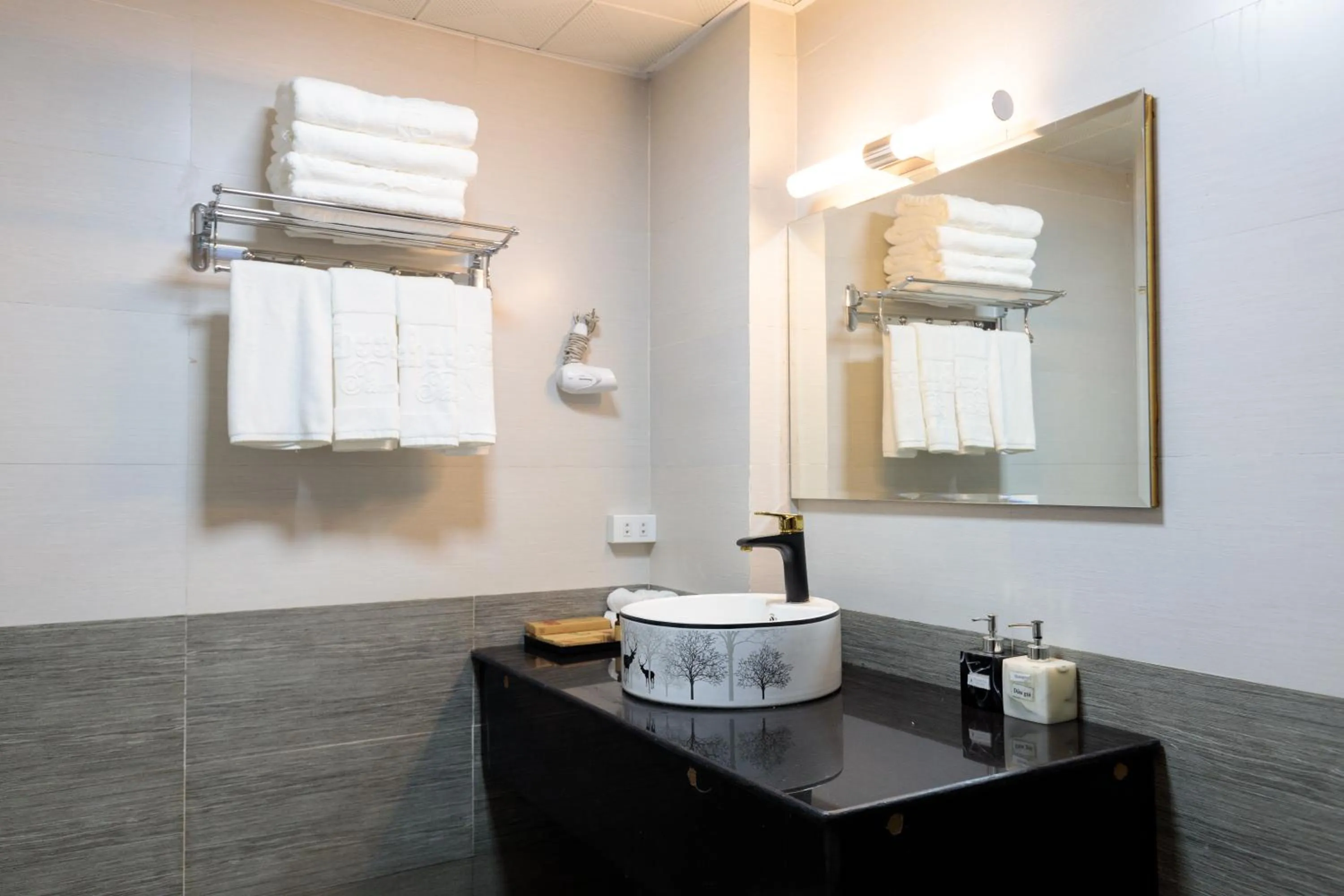 Bathroom in Babeeni Family Hotel Sapa