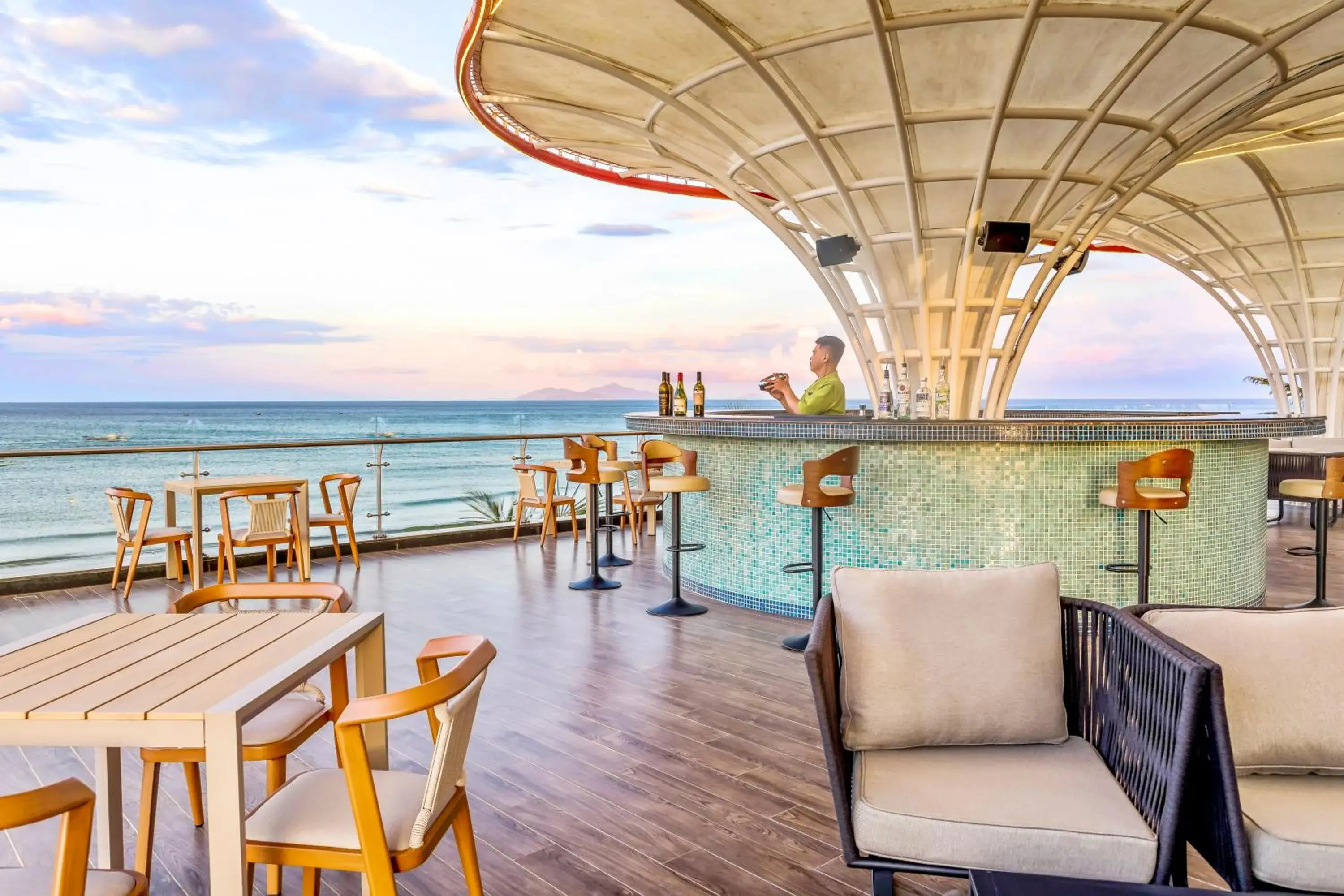 Lounge or bar in KOI Resort & Residence Da Nang - Inclusive Spa access Lounge or bar in KOI Resort & Residence Da Nang - Inclusive Spa access