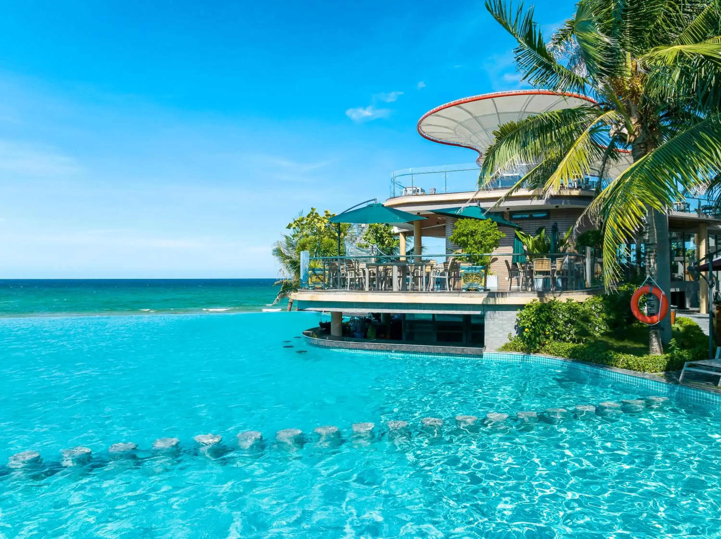 Swimming pool in KOI Resort & Residence Da Nang - Inclusive Spa access Swimming pool in KOI Resort & Residence Da Nang - Inclusive Spa access