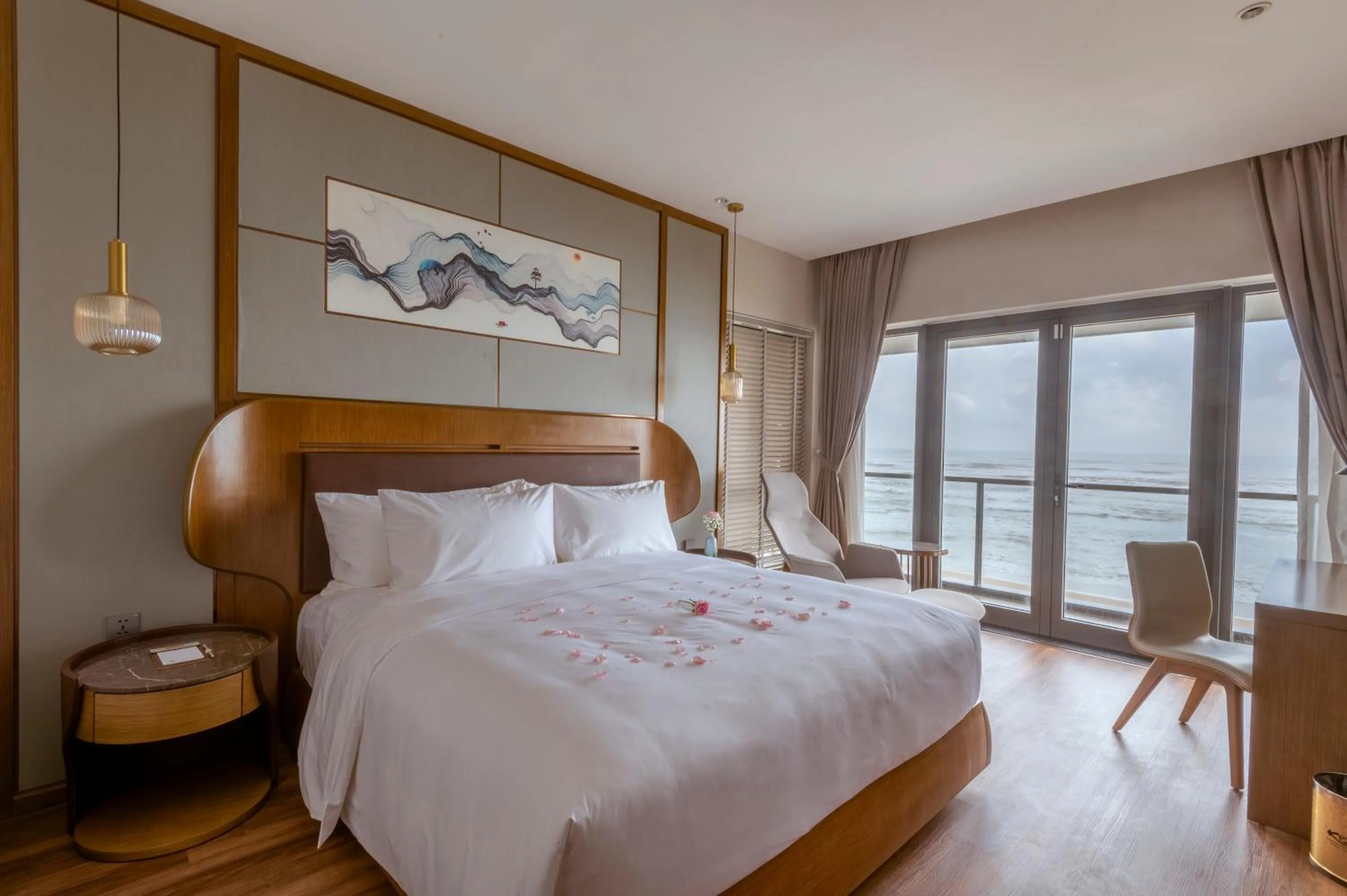 Bedroom, Bed in KOI Resort & Residence Da Nang - Inclusive Spa access