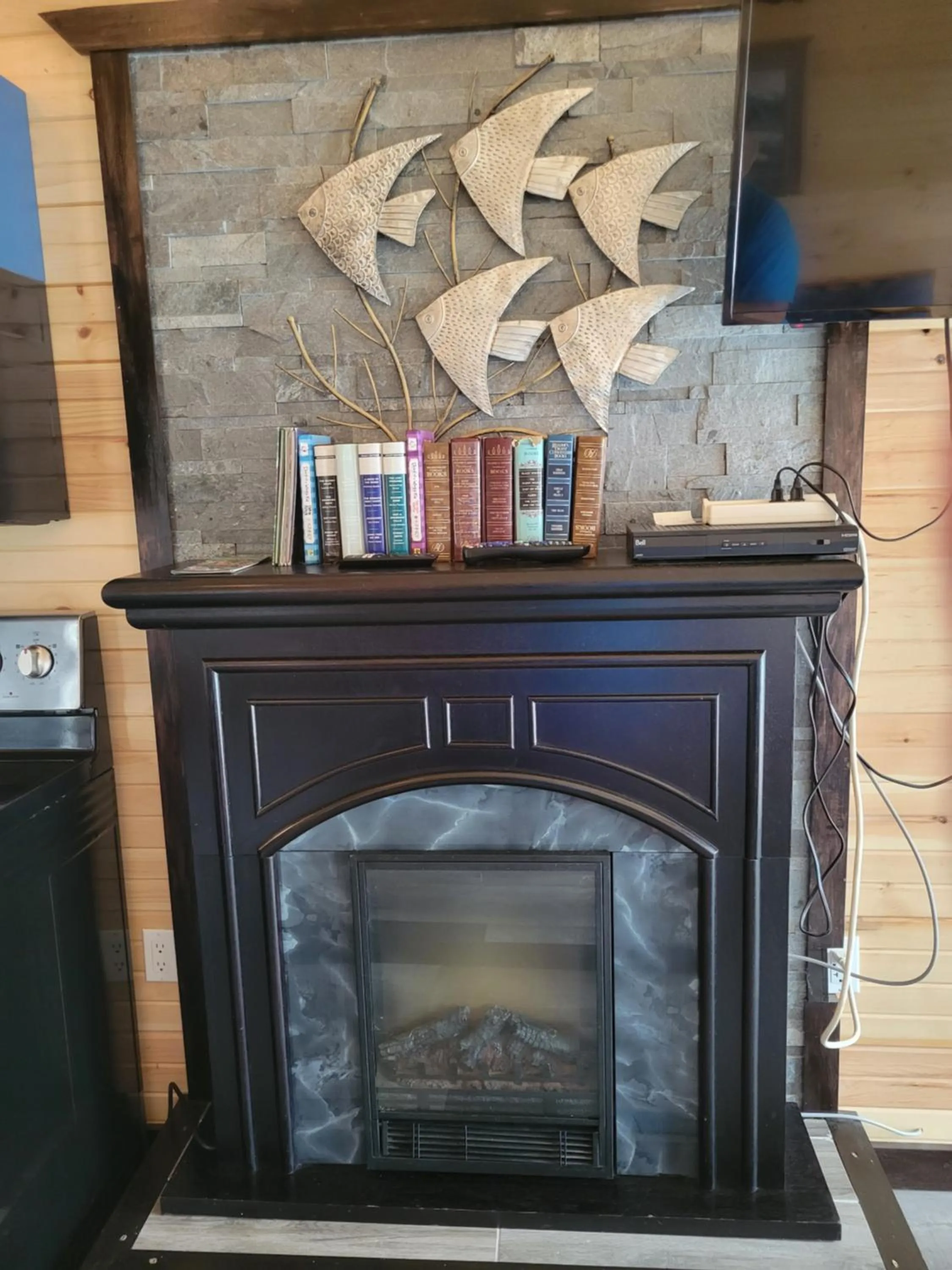 TV and multimedia in Stoneburg Cove Cottages