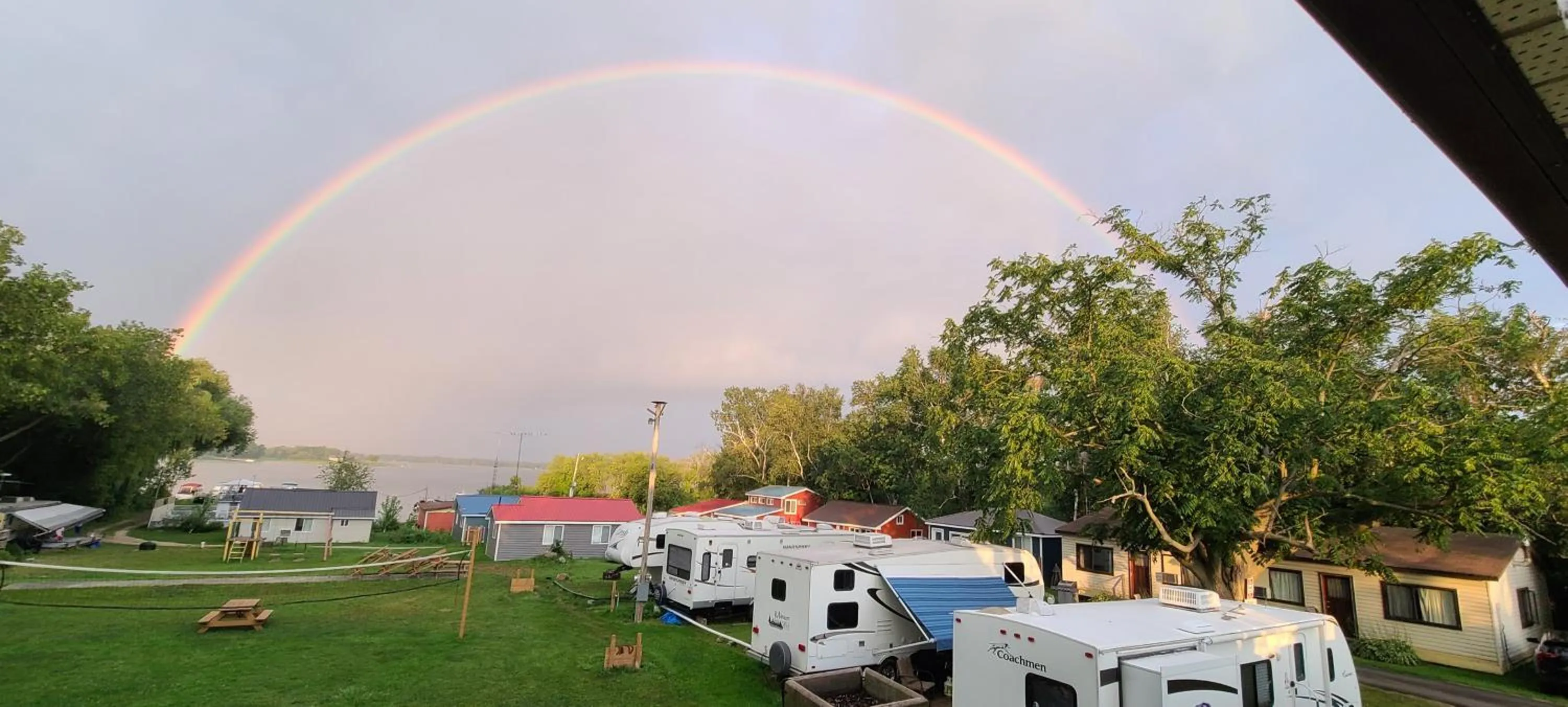 Street view in Stoneburg Cove Cottages