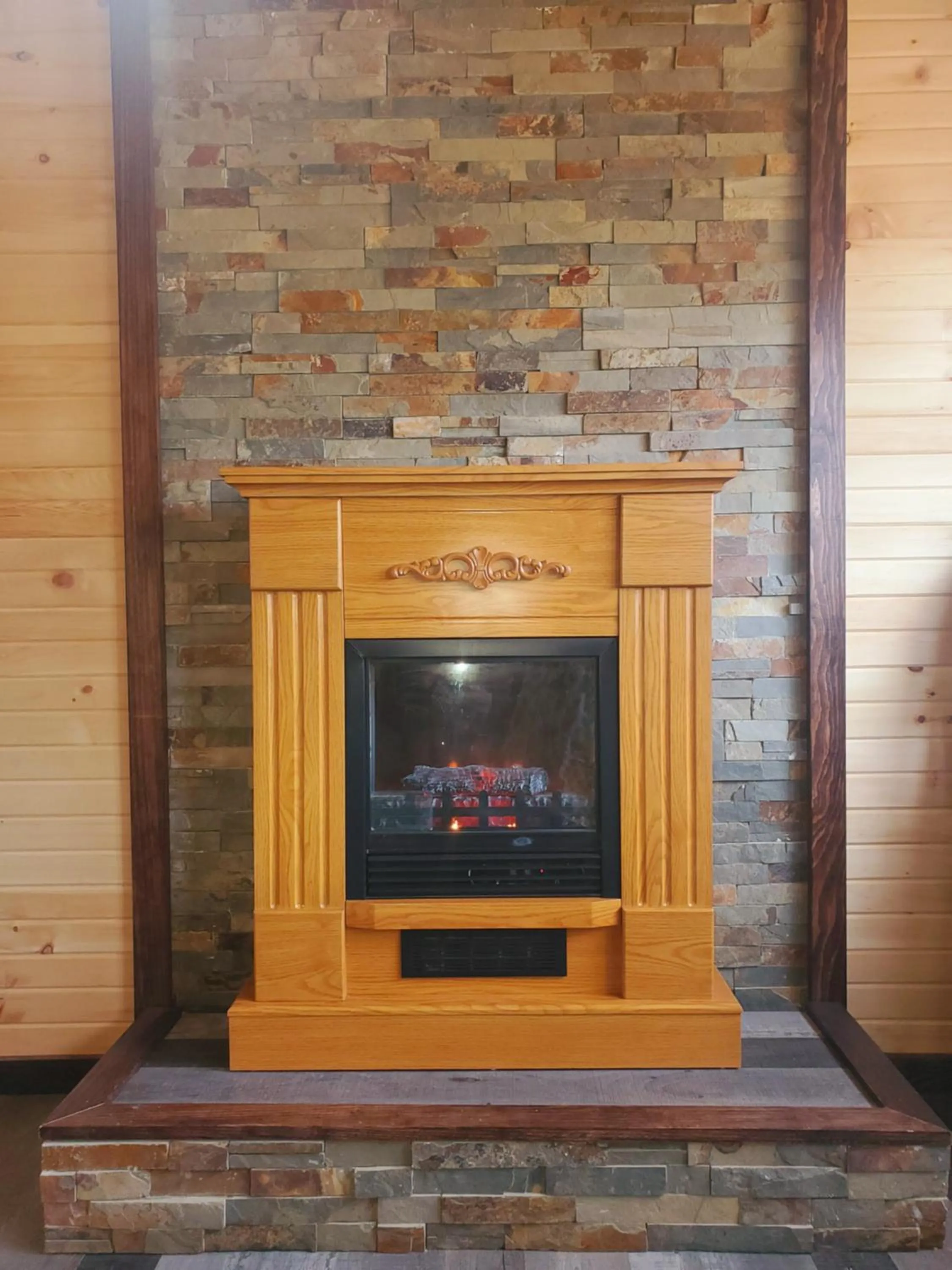 Decorative detail in Stoneburg Cove Cottages