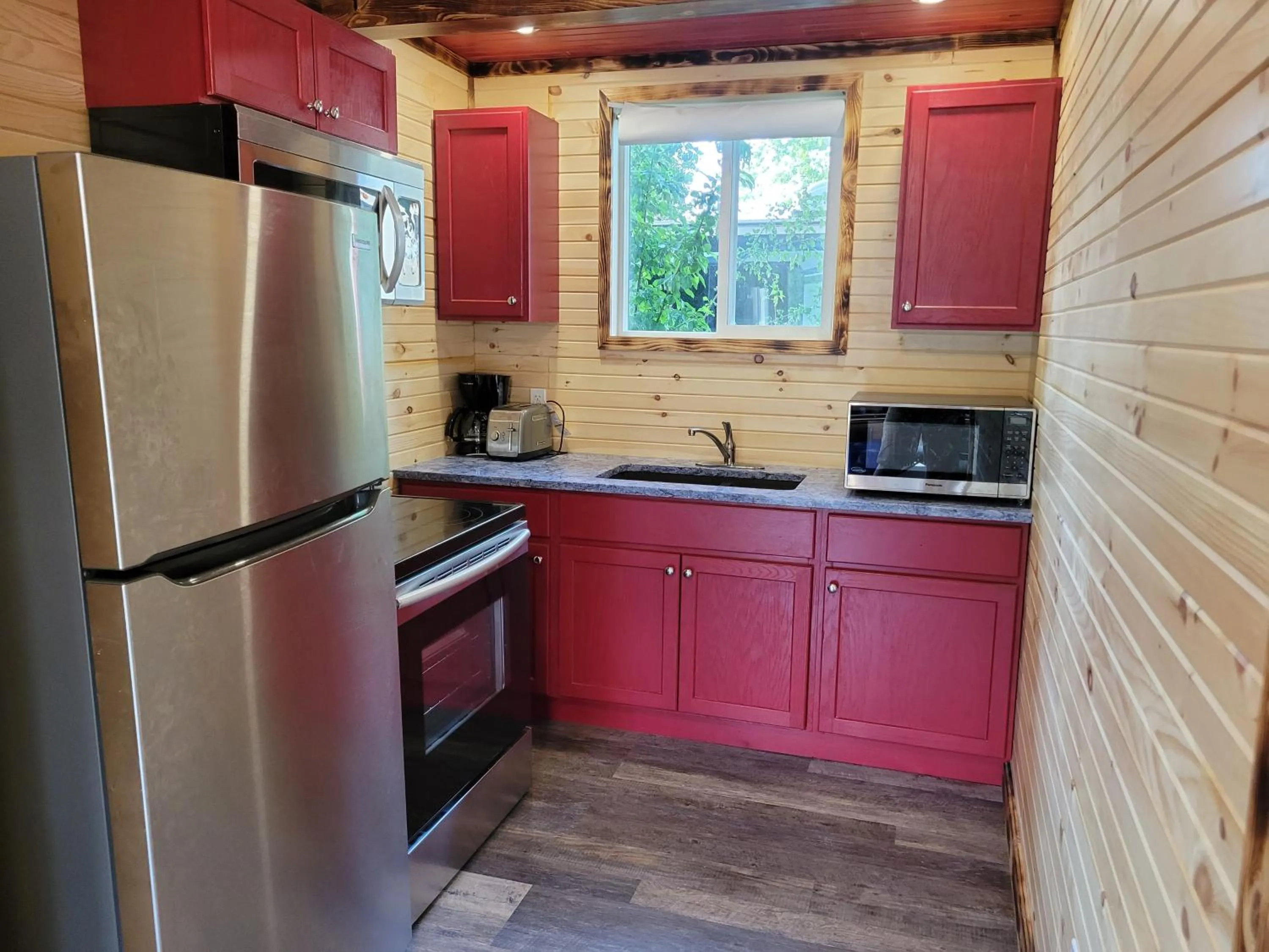 Kitchen or kitchenette in Stoneburg Cove Cottages