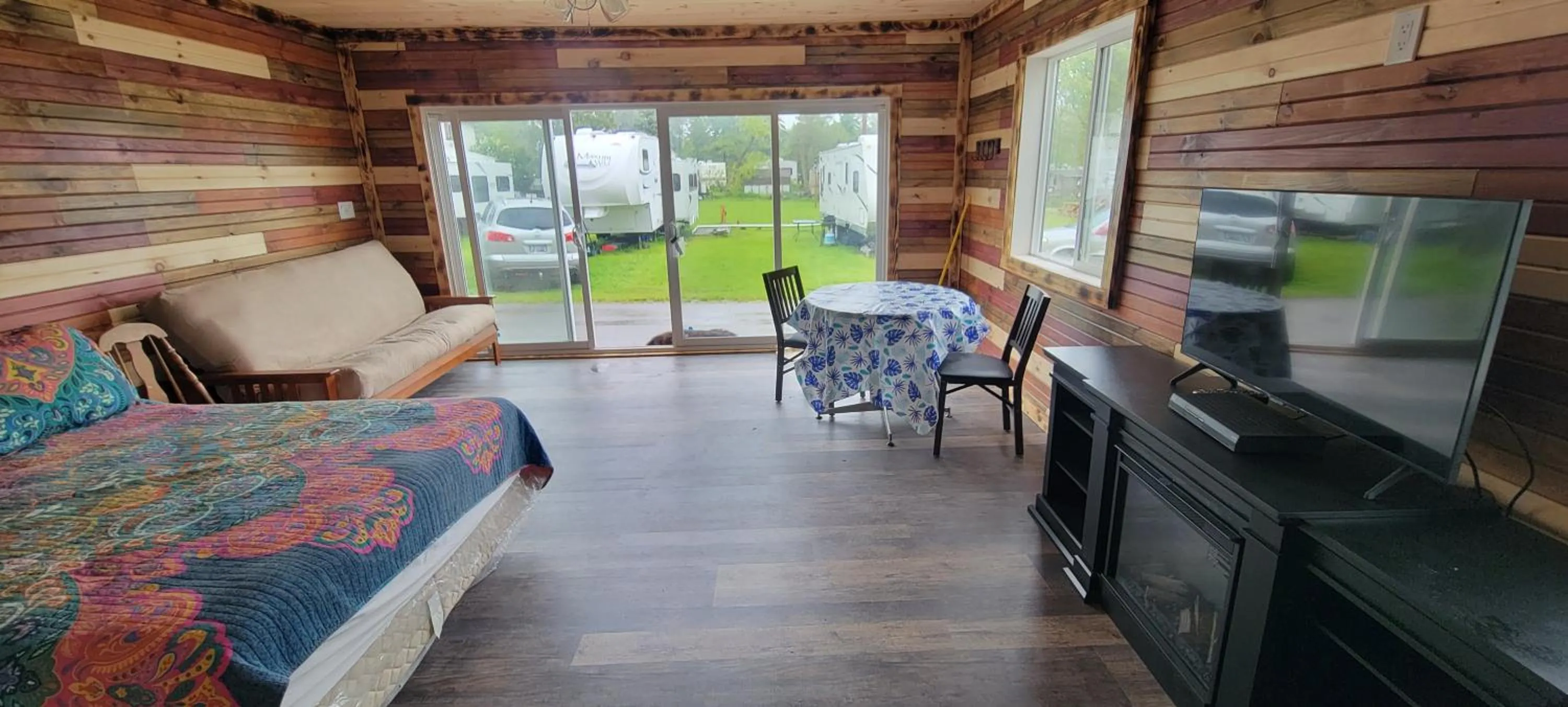 Living room in Stoneburg Cove Cottages