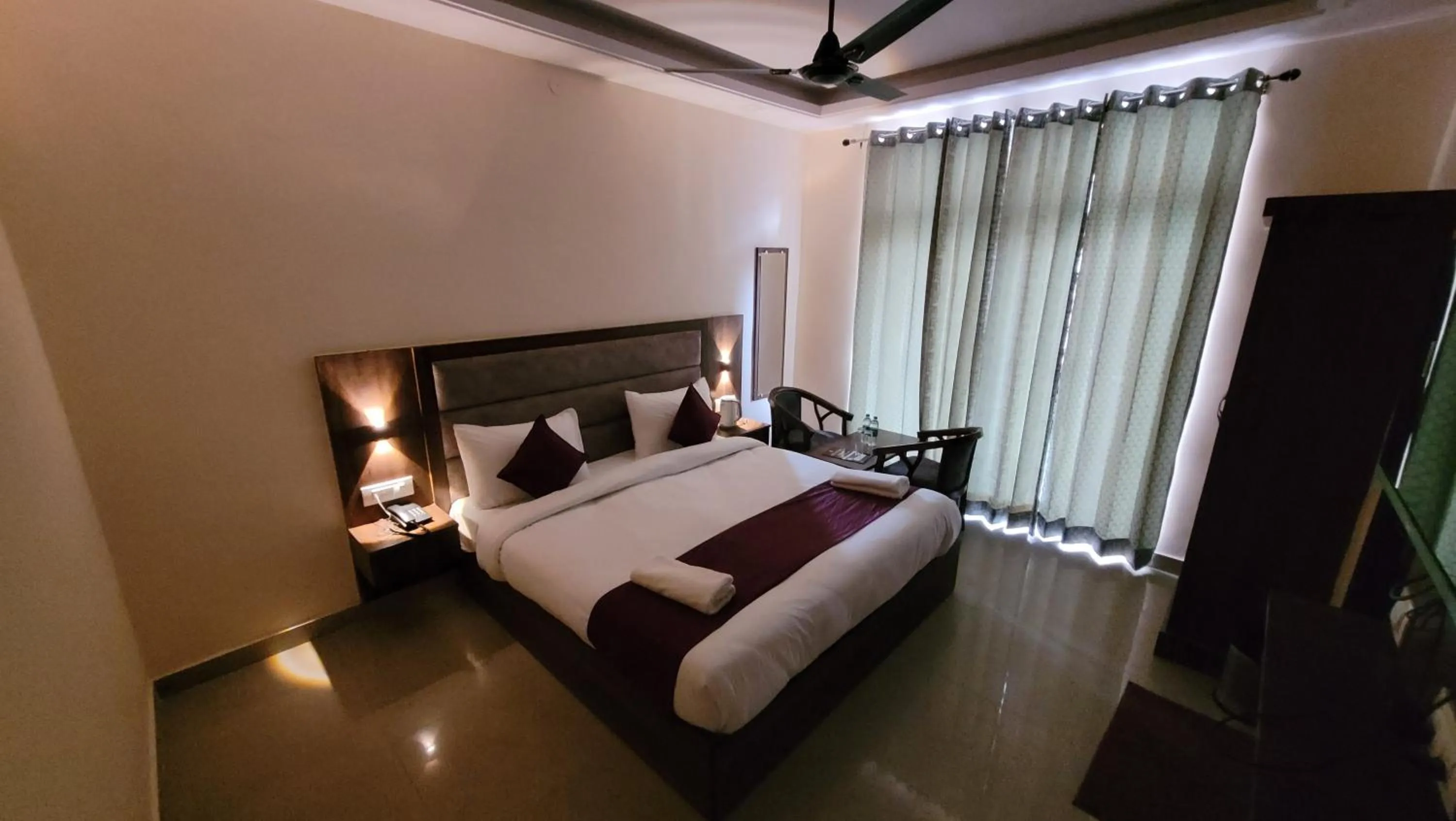 Bed in Hotel Keshav Nandan By The Shivaay