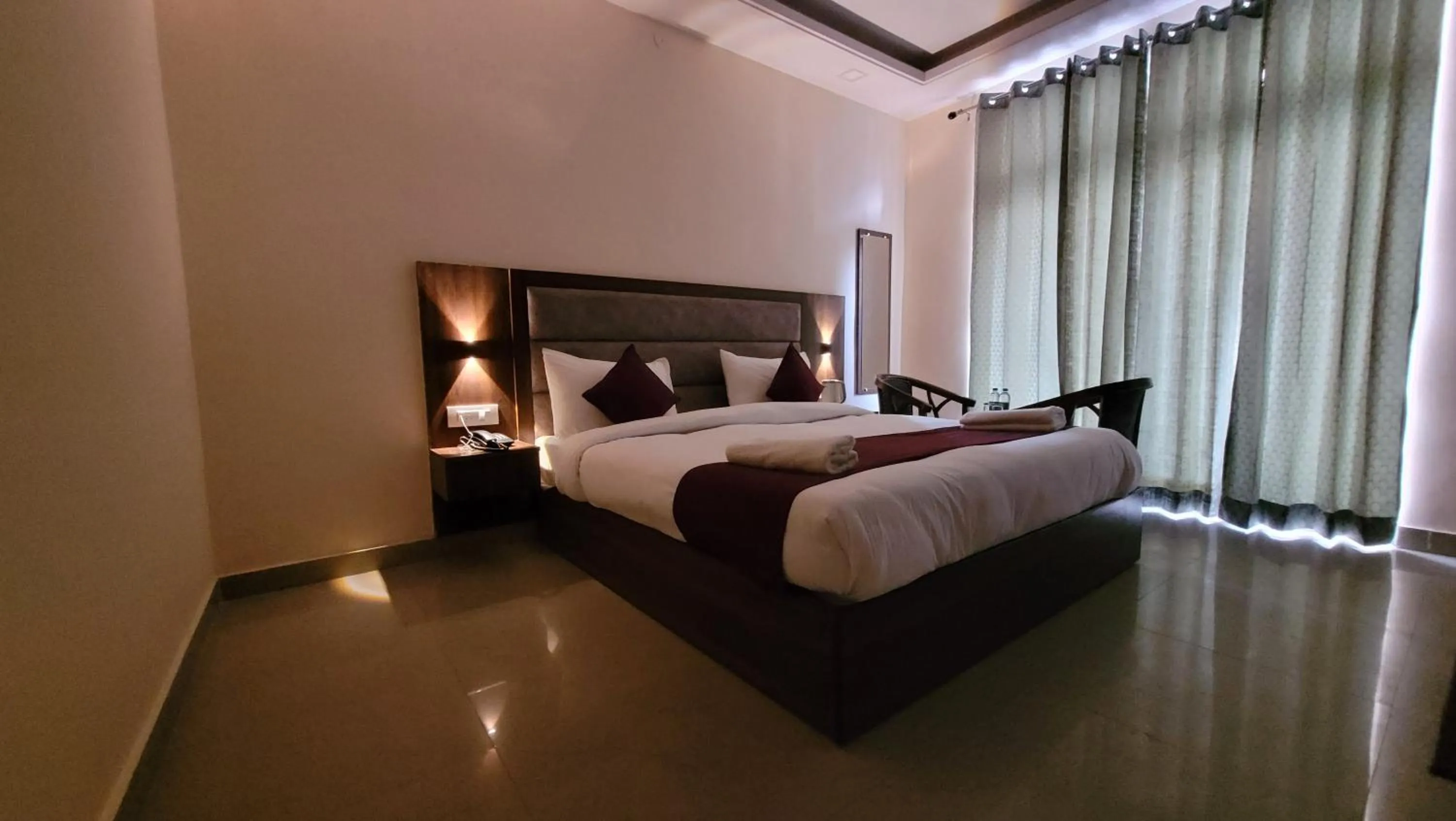 Bed in Hotel Keshav Nandan By The Shivaay