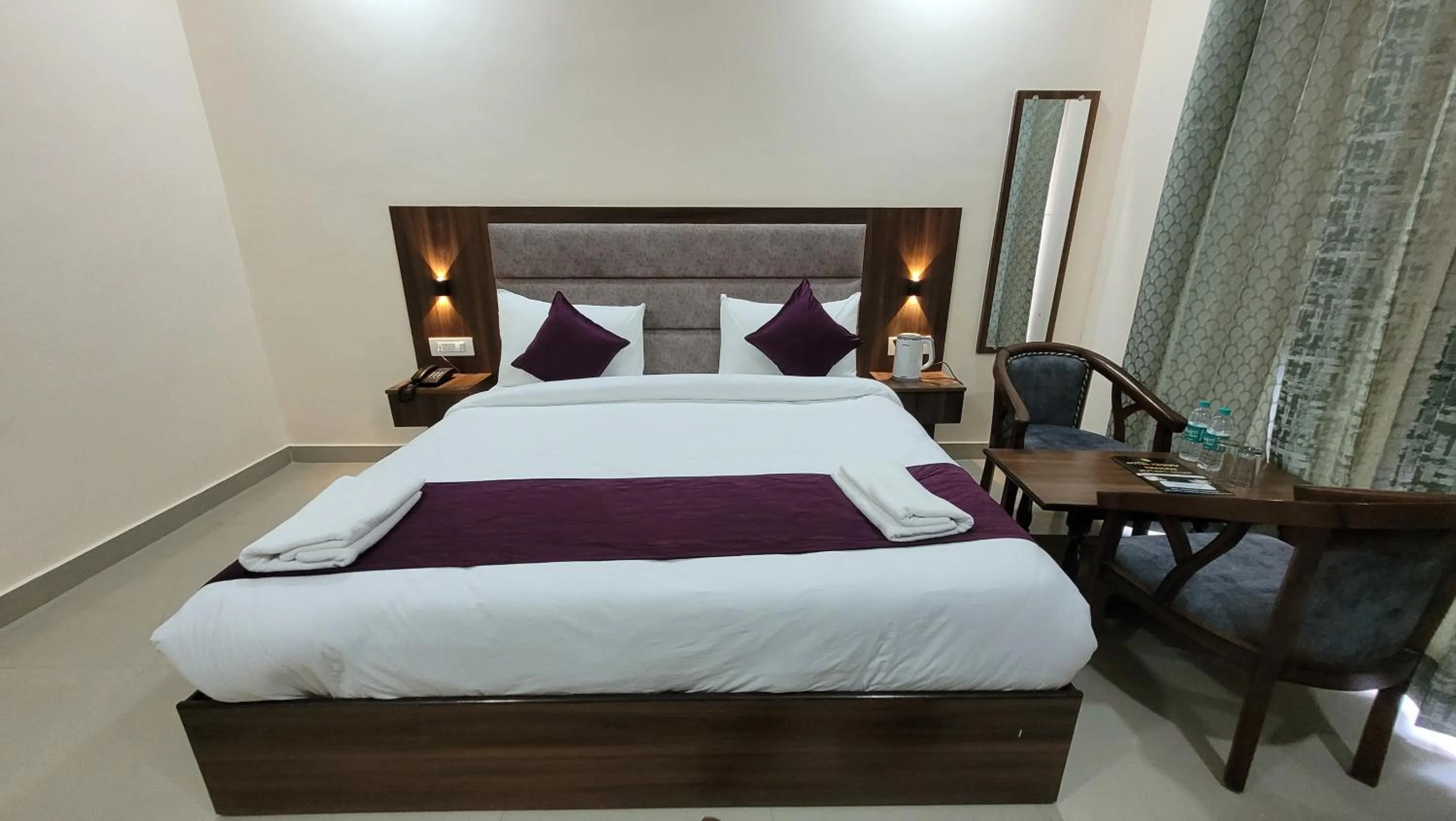 Bed in Hotel Keshav Nandan By The Shivaay