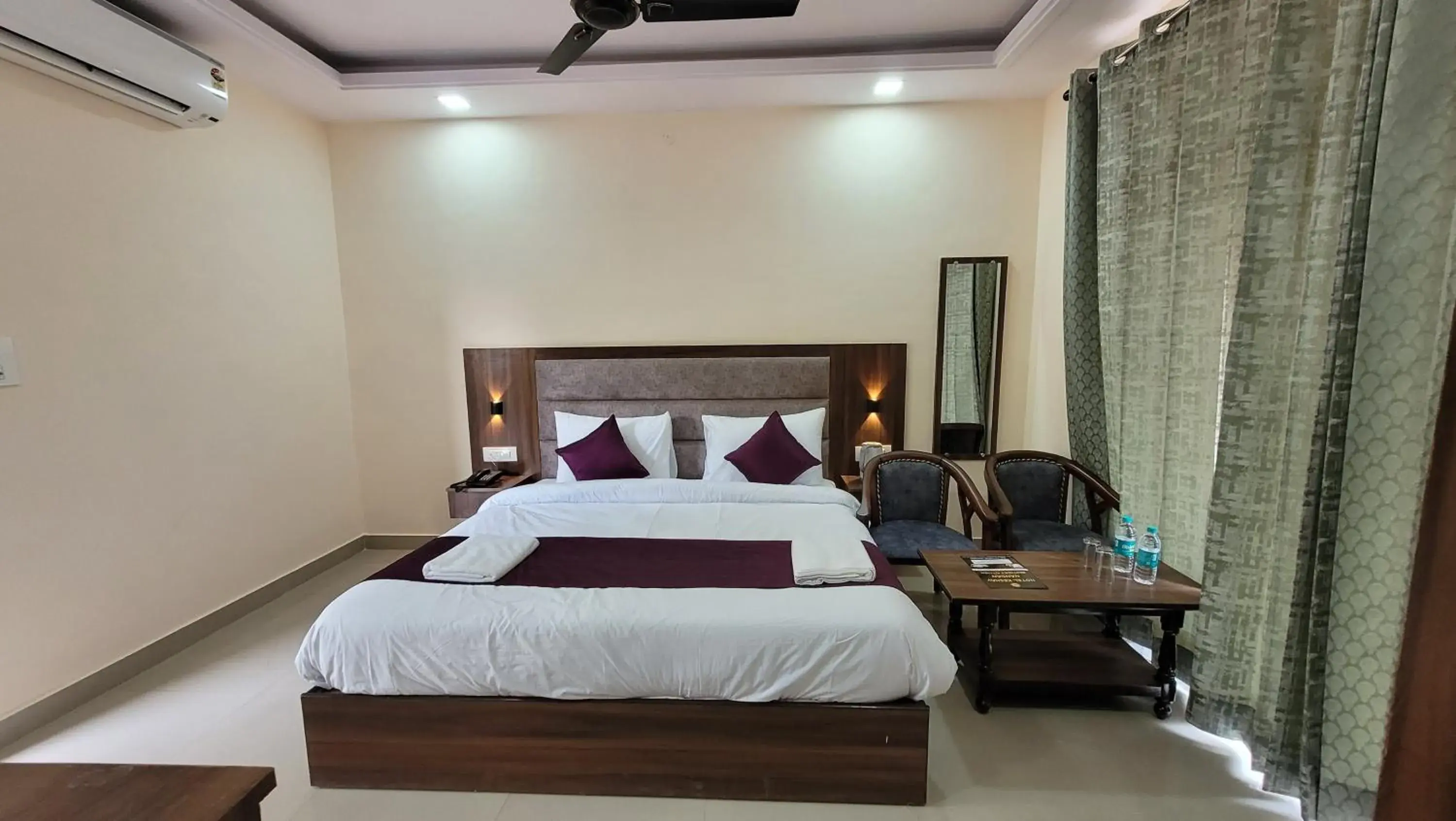 Bed in Hotel Keshav Nandan By The Shivaay Bed in Hotel Keshav Nandan By The Shivaay