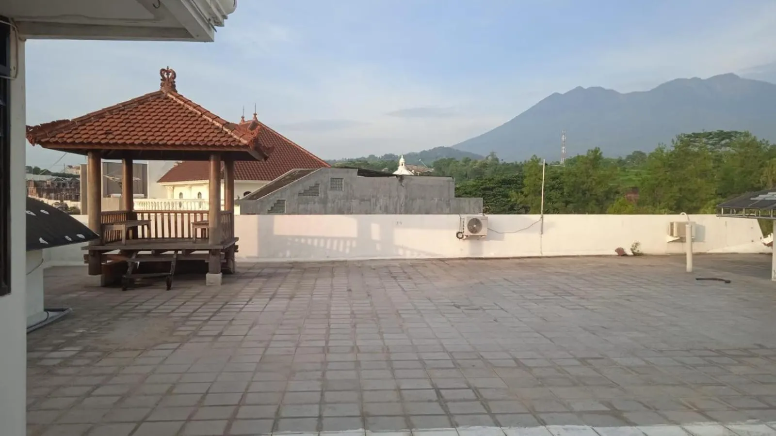 Mountain view in villa puncak tidar