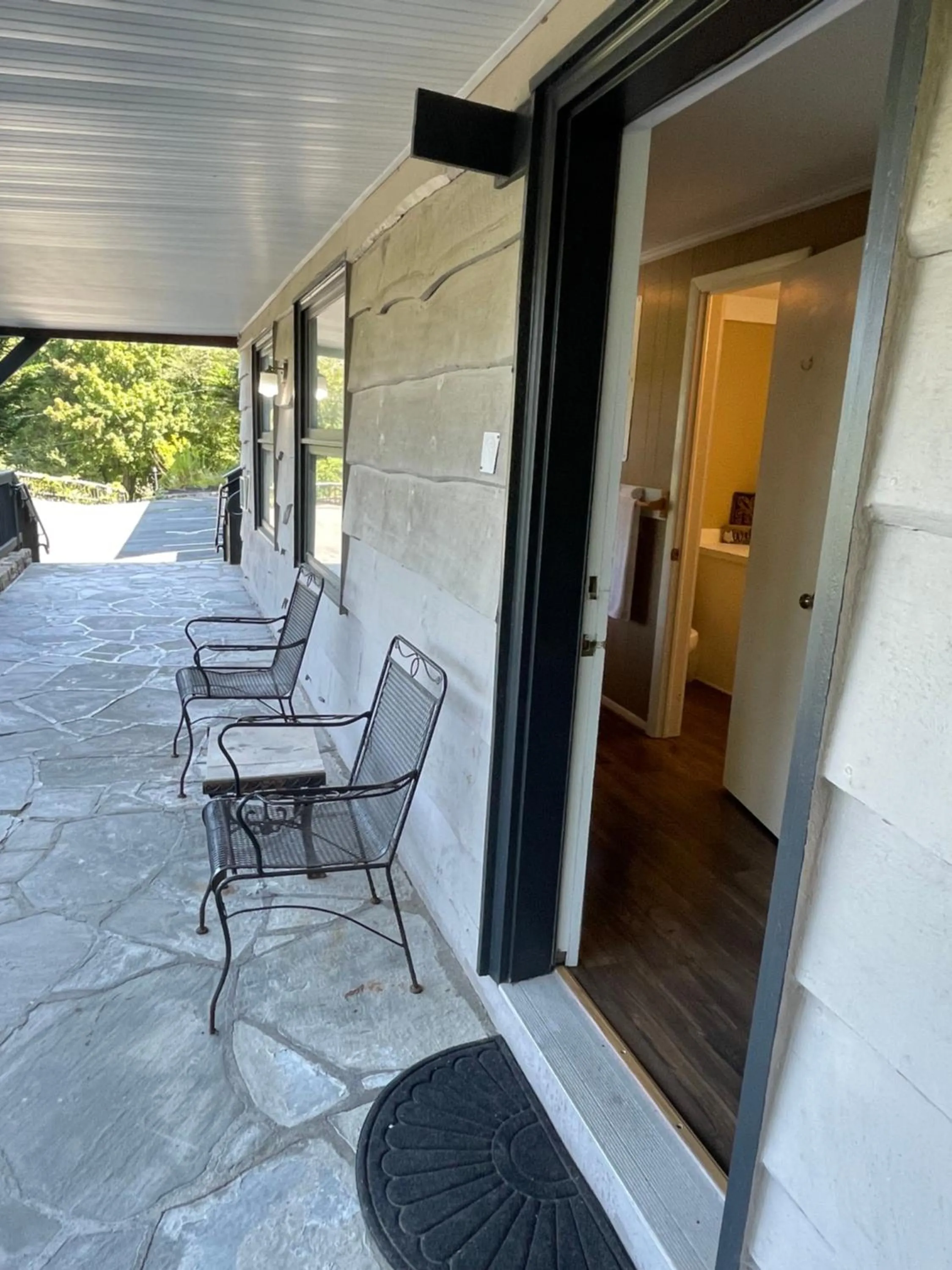 Patio in Cliff Dwellers Inn