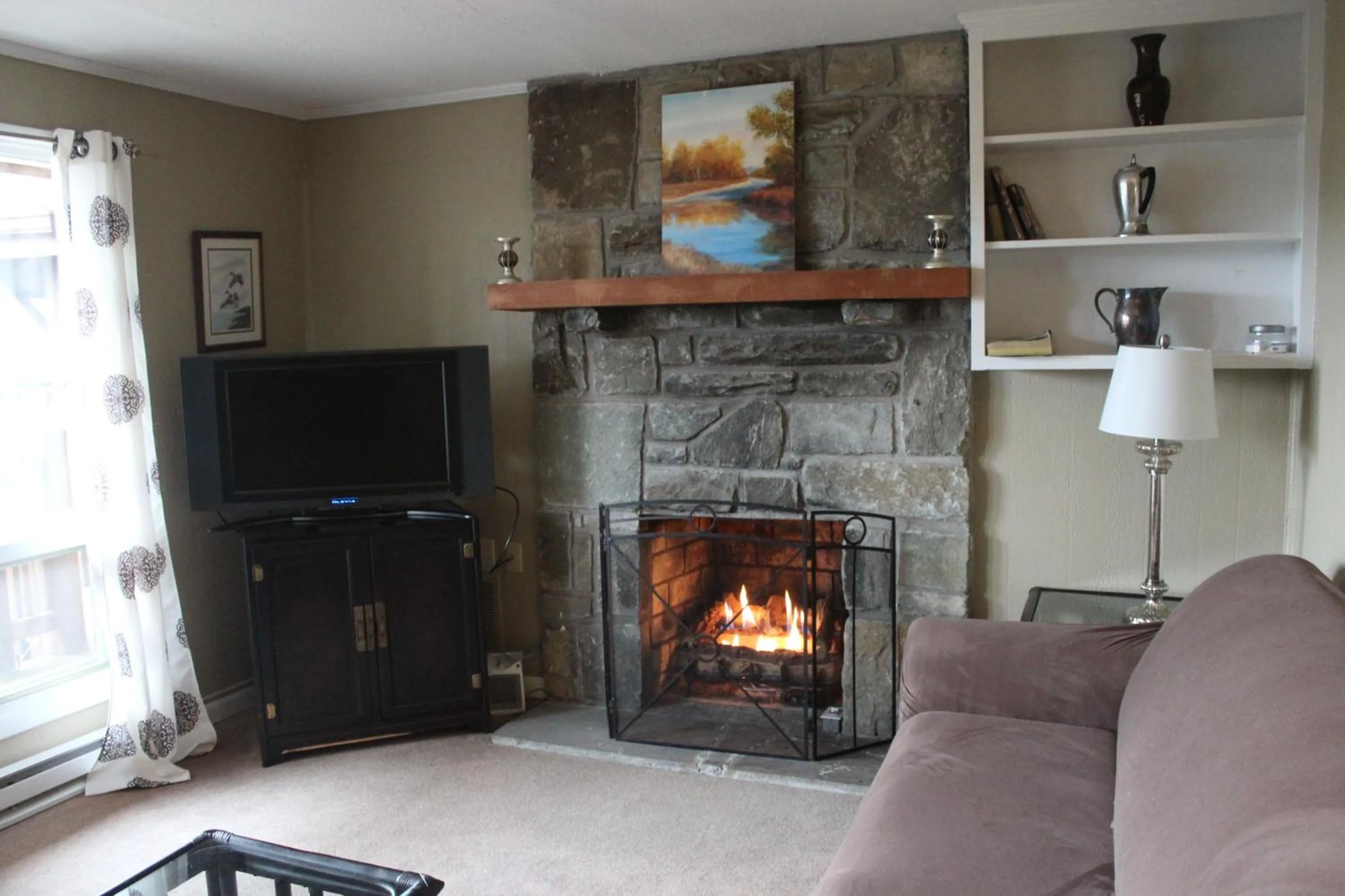 Day in Cliff Dwellers Inn