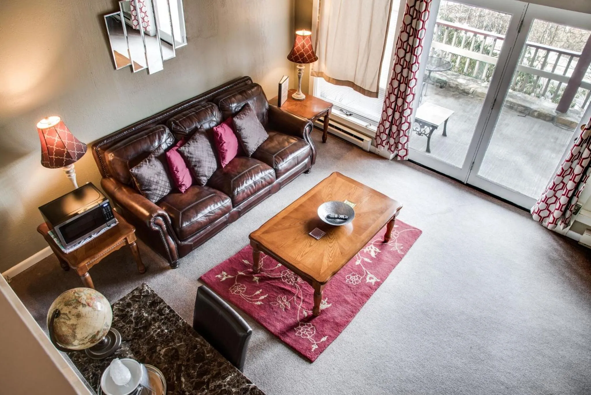 Living room in Cliff Dwellers Inn