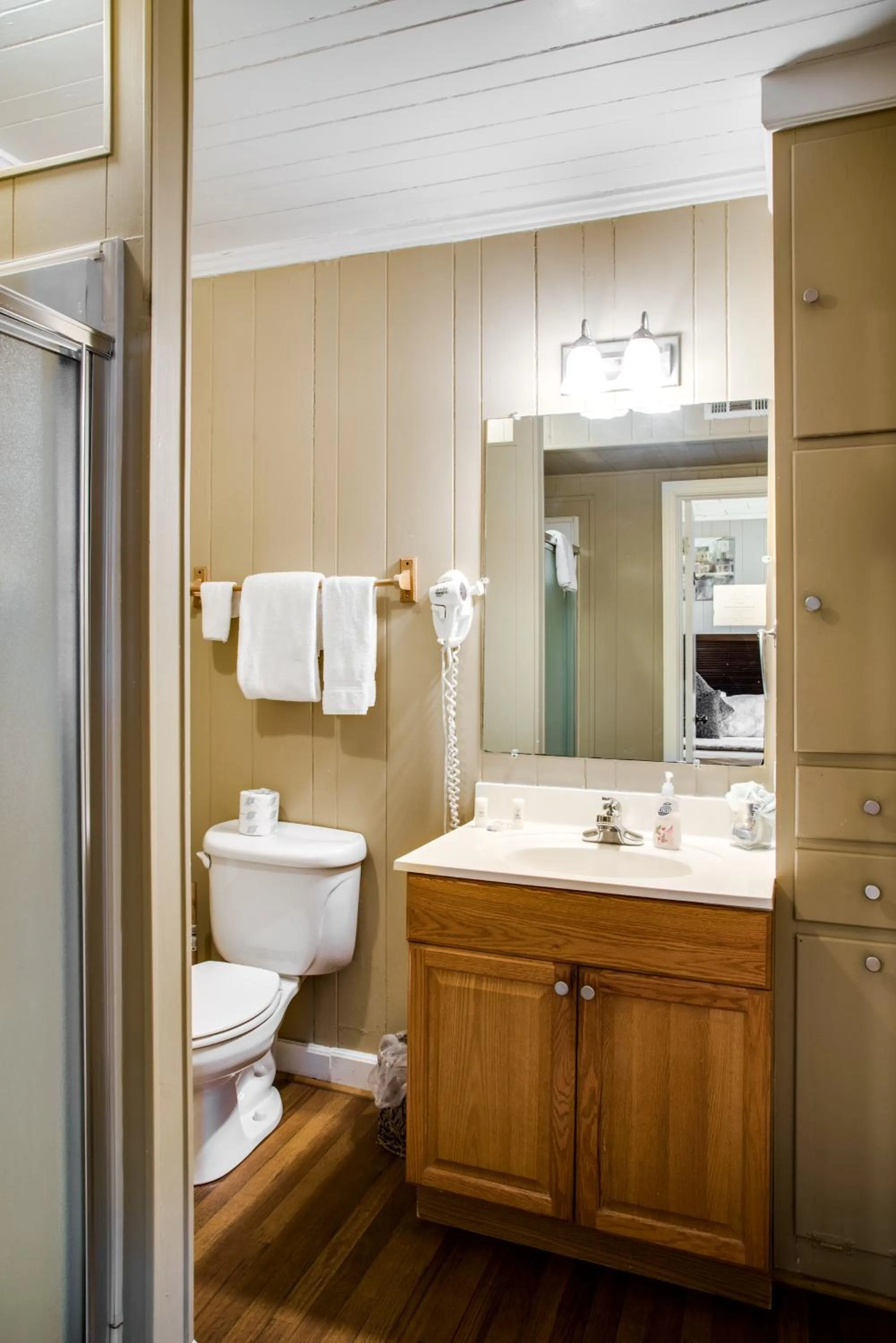 Shower in Cliff Dwellers Inn