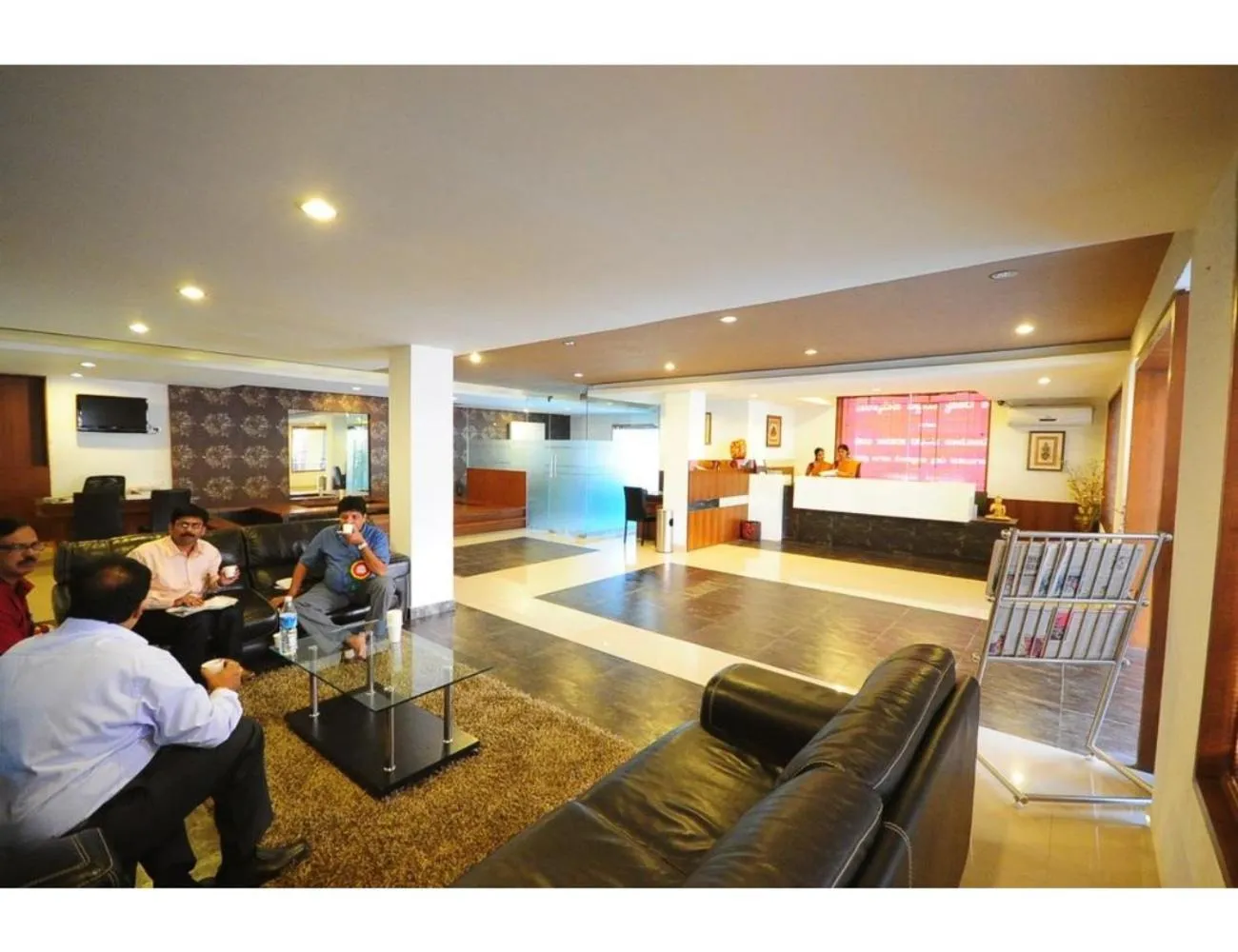 group of guests in Hotel Viceroy Comforts, Mysore