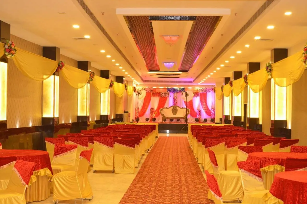 Hotel Opal Courtyard