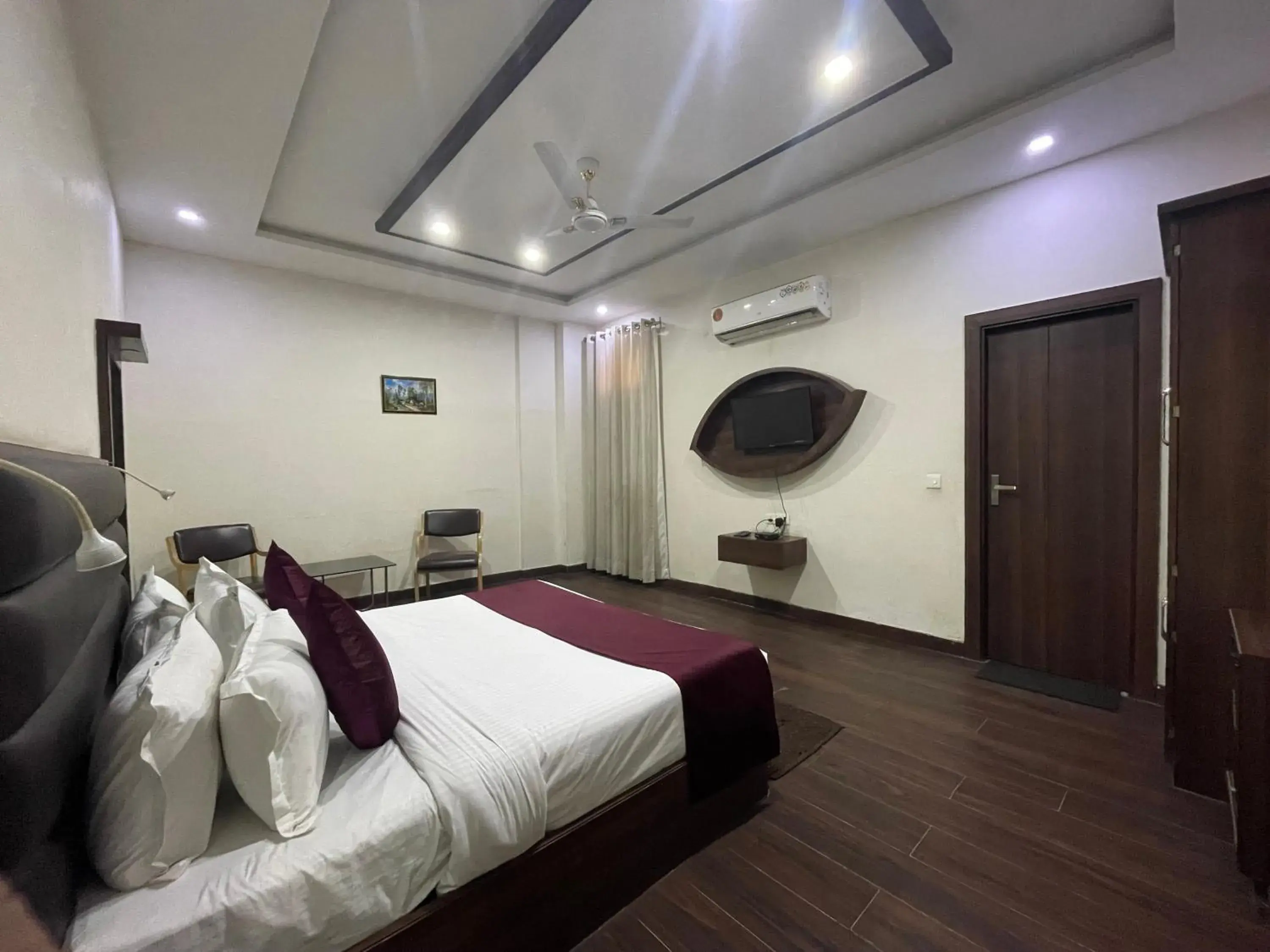 Bed in Hotel Opal Courtyard Bed in Hotel Opal Courtyard