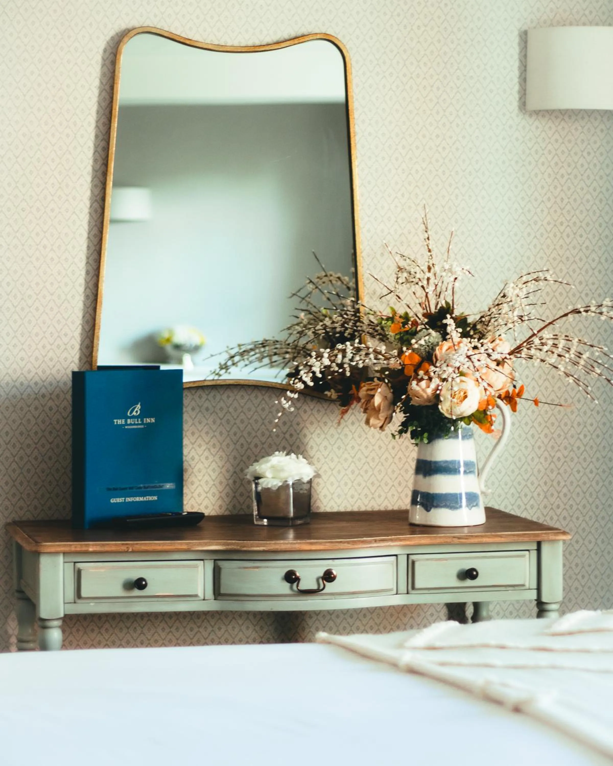 Bedroom, Bed in The Bull Inn