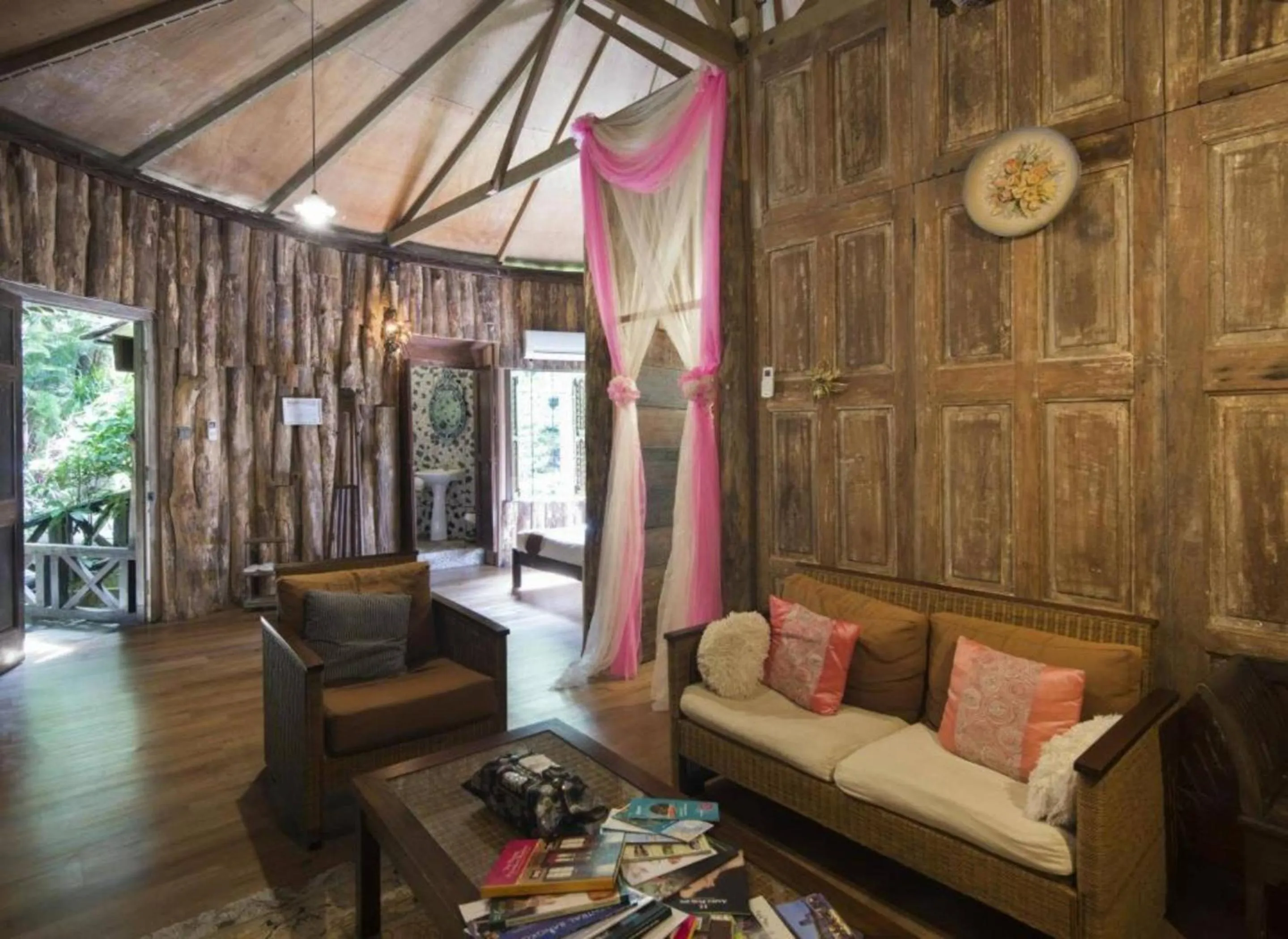 Lobby or reception in Fig Tree Hills Resort (花果山度假村)