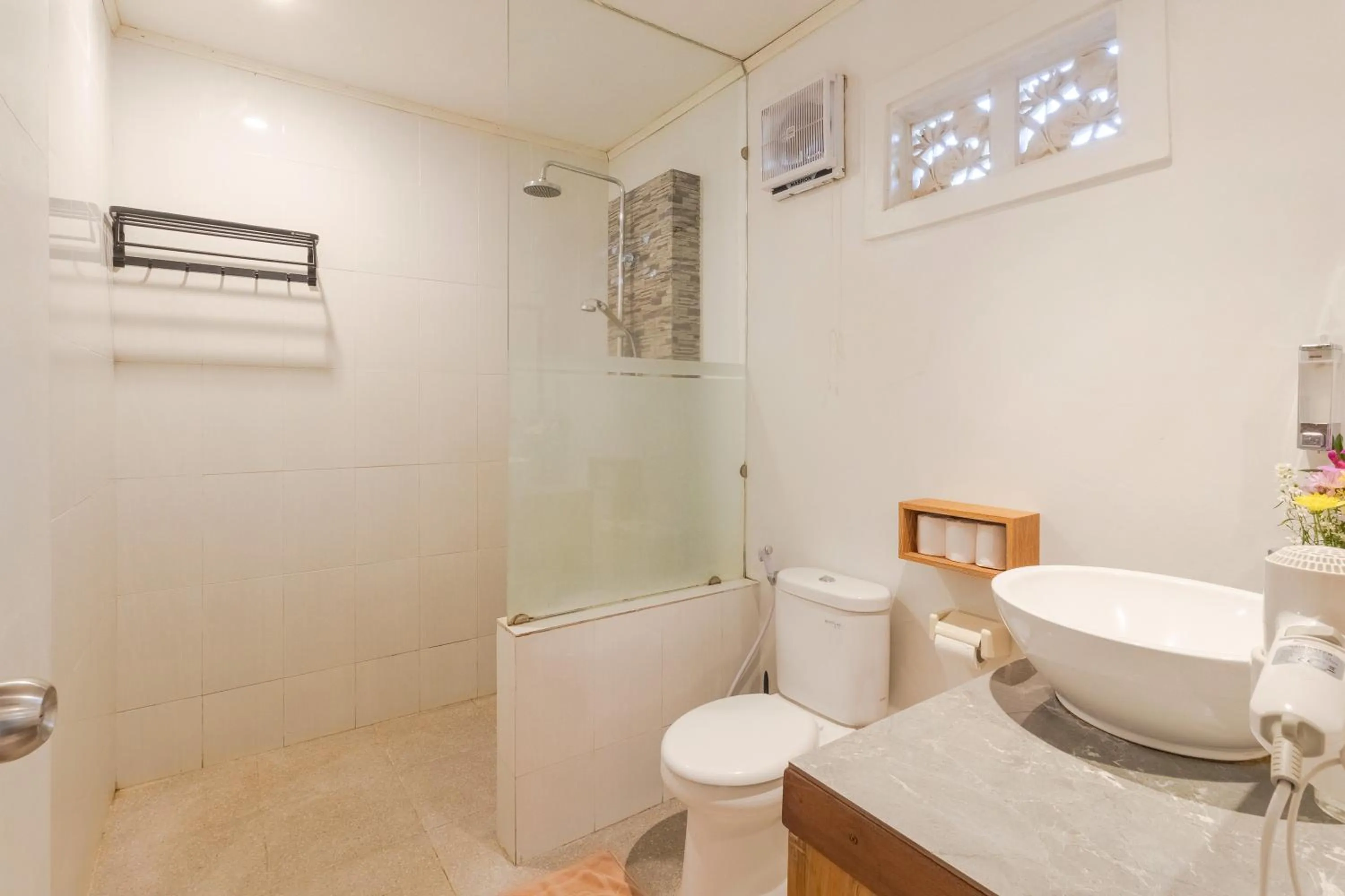 Bathroom in Wayan Homestay Sanur