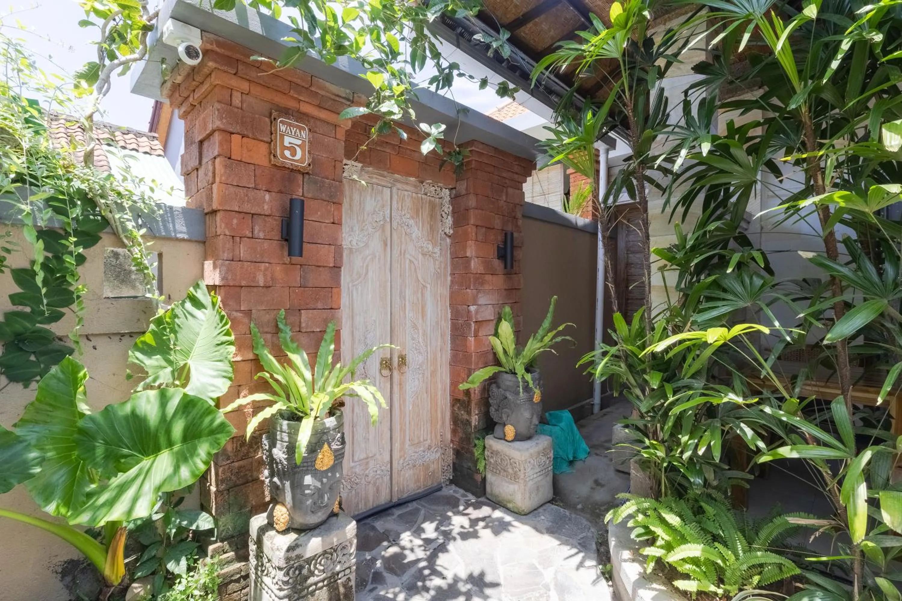 Property building in Wayan Homestay Sanur