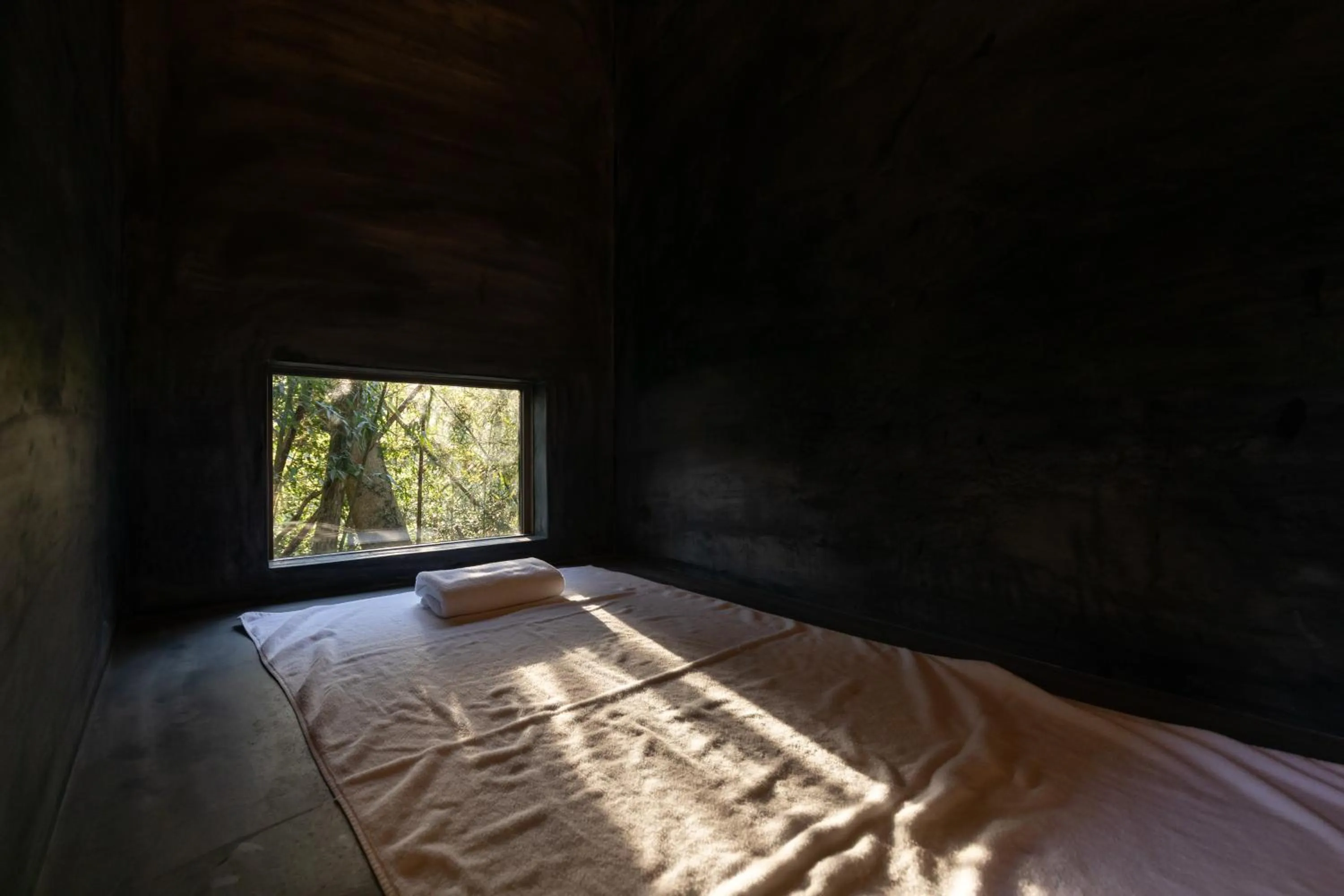 Photo of the whole room, Bed in Sen-no-Mori