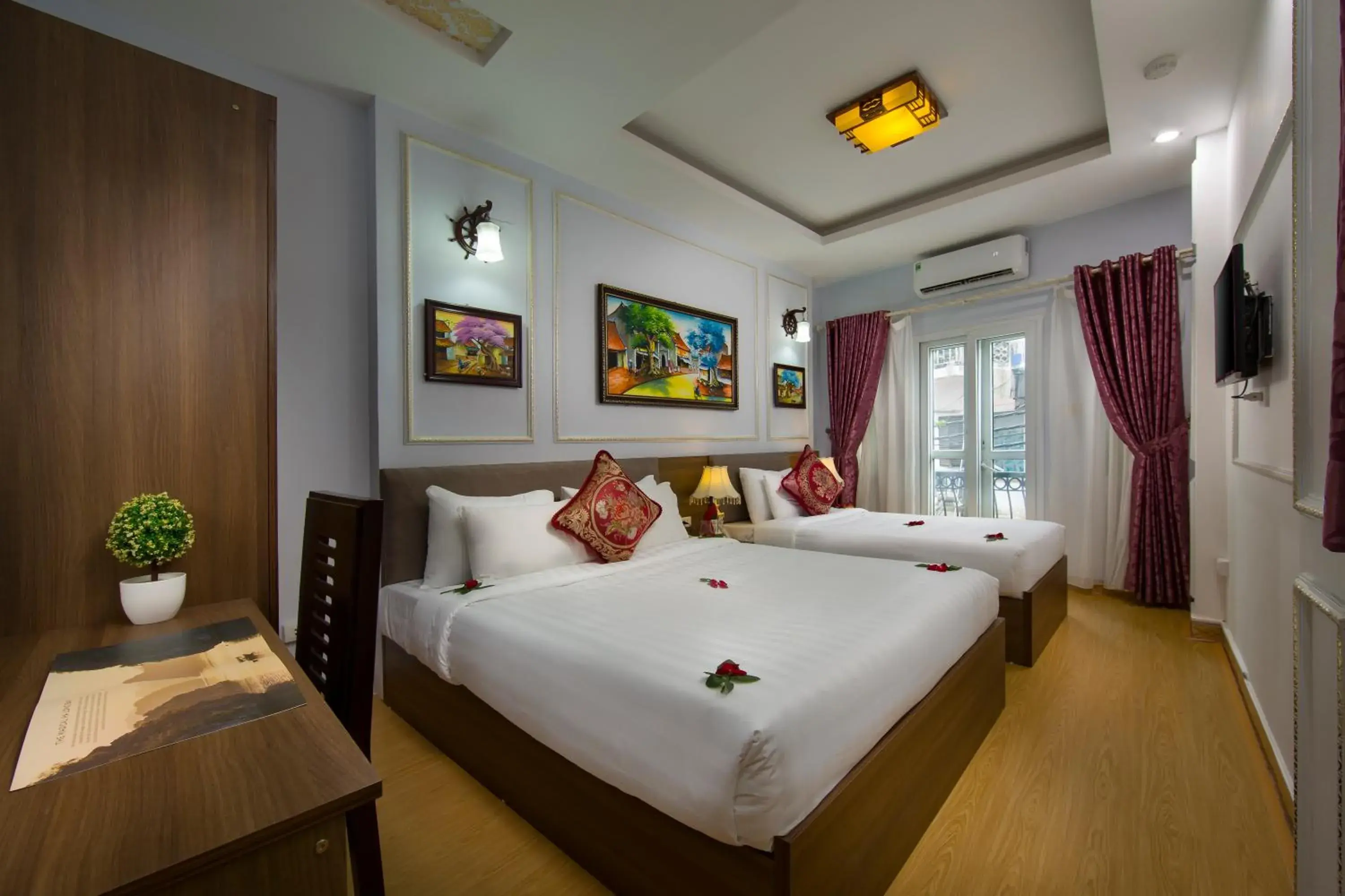 Triple Room with Balcony in Hanoi City Gate Hotel Triple Room with Balcony in Hanoi City Gate Hotel
