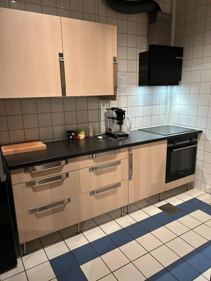 Communal kitchen in True Vesterålen Hotel