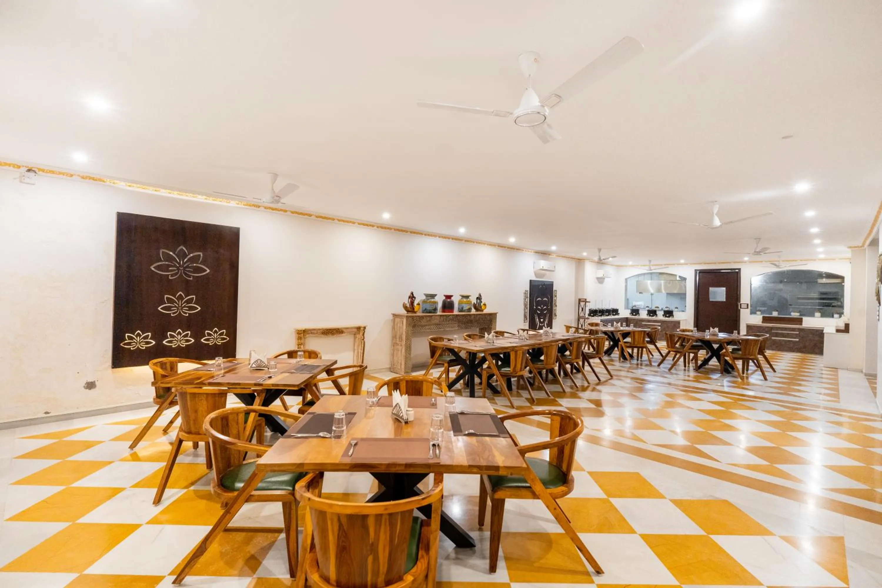 Restaurant/places to eat in Amaatra Resorts