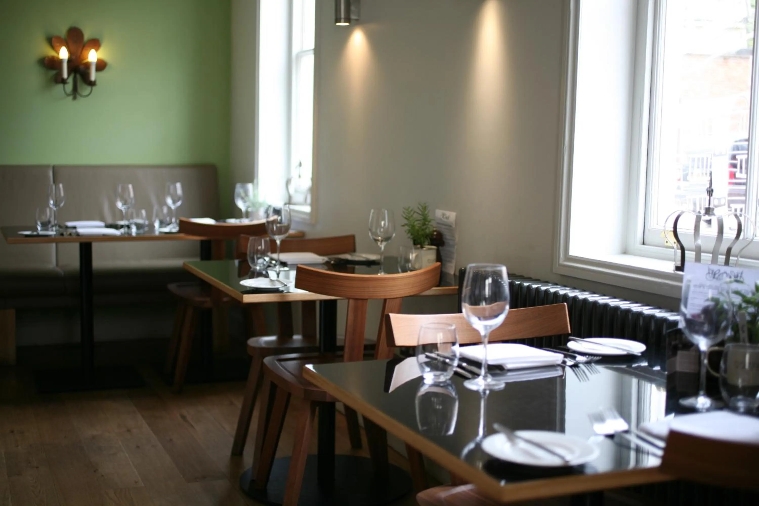 Restaurant/places to eat in The Crown Hotel