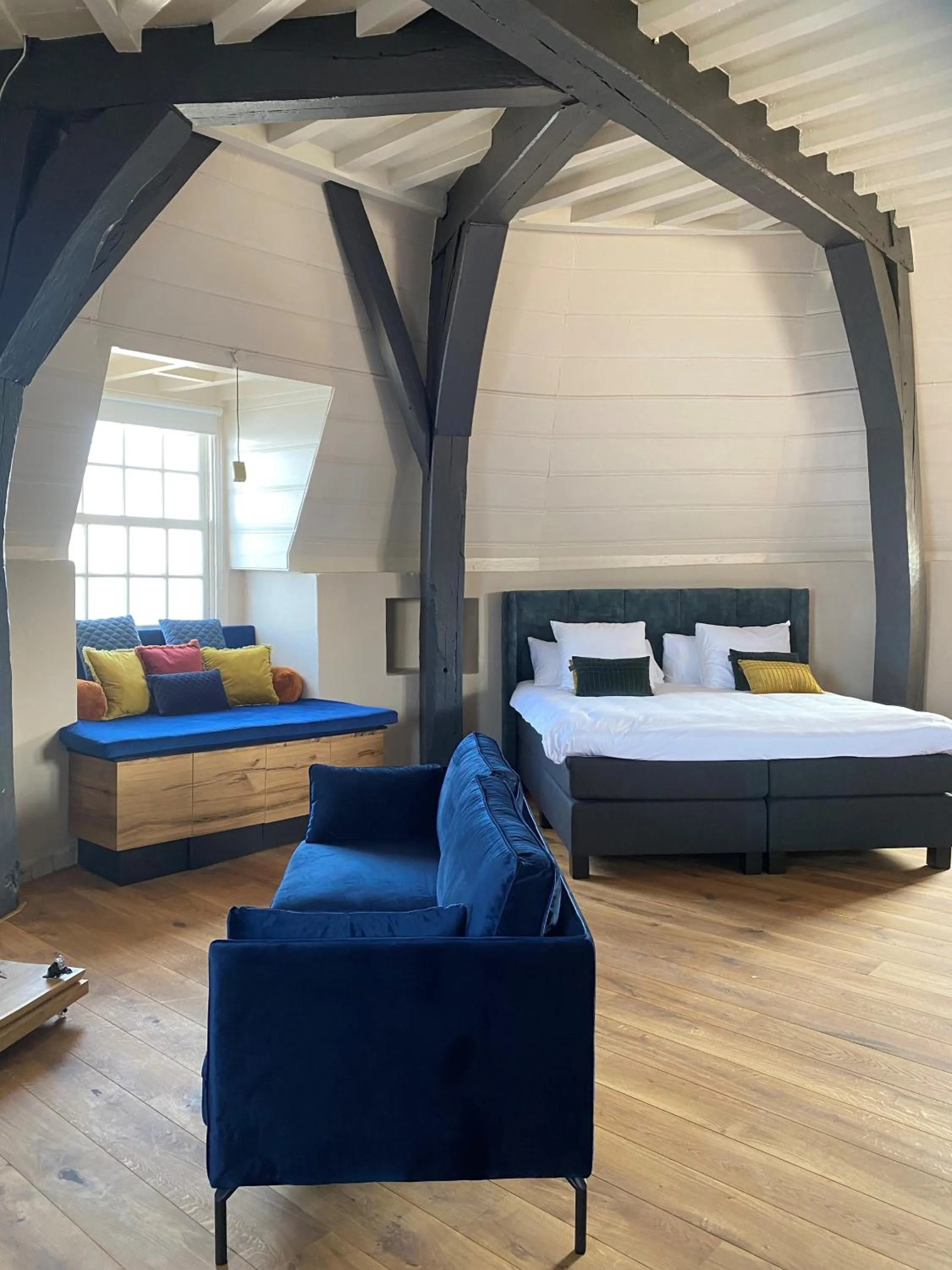 Photo of the whole room, Bed in Auberge de Campveerse Toren